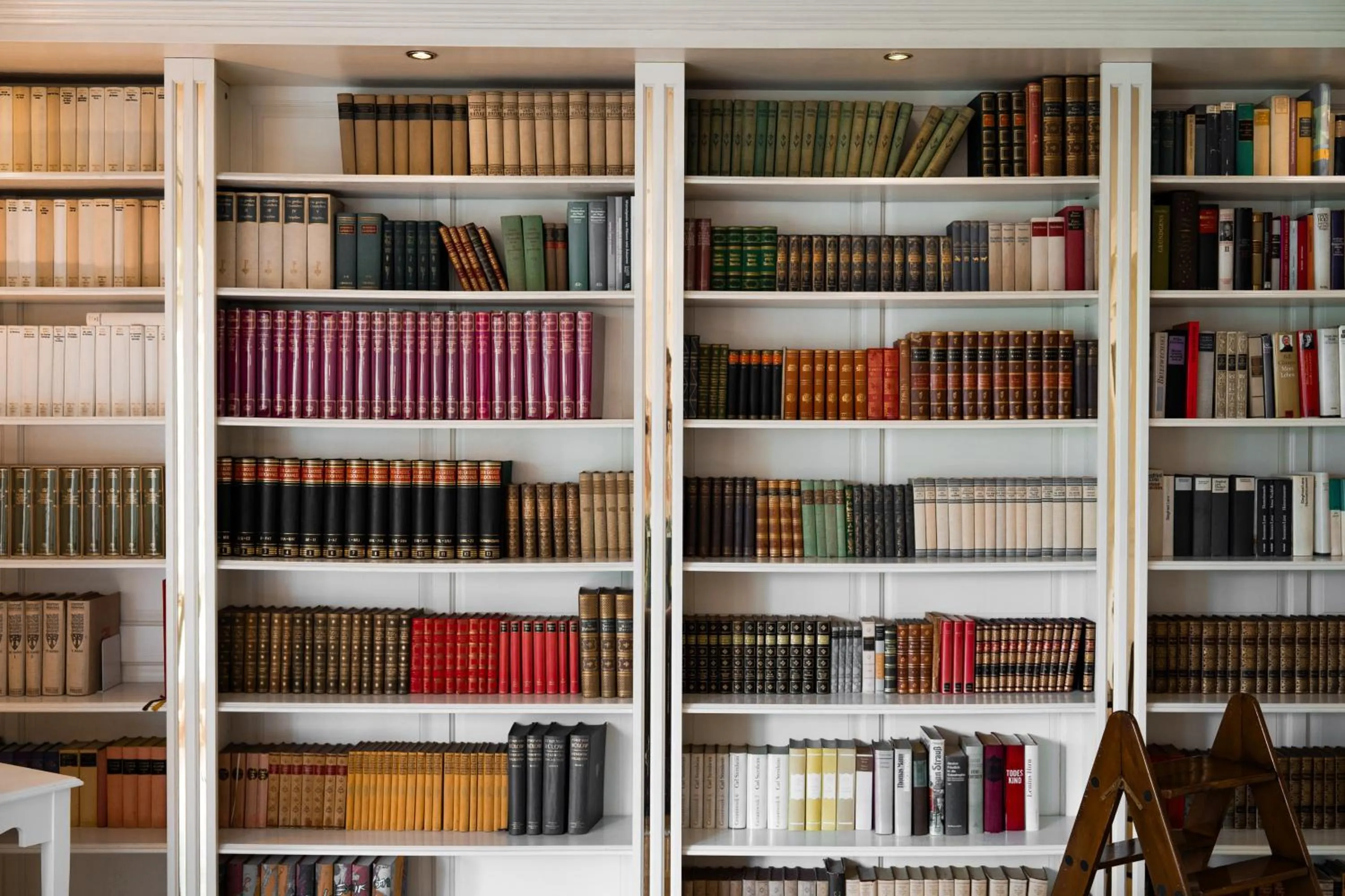 Library in New Living Home Residenzhotel Hamburg