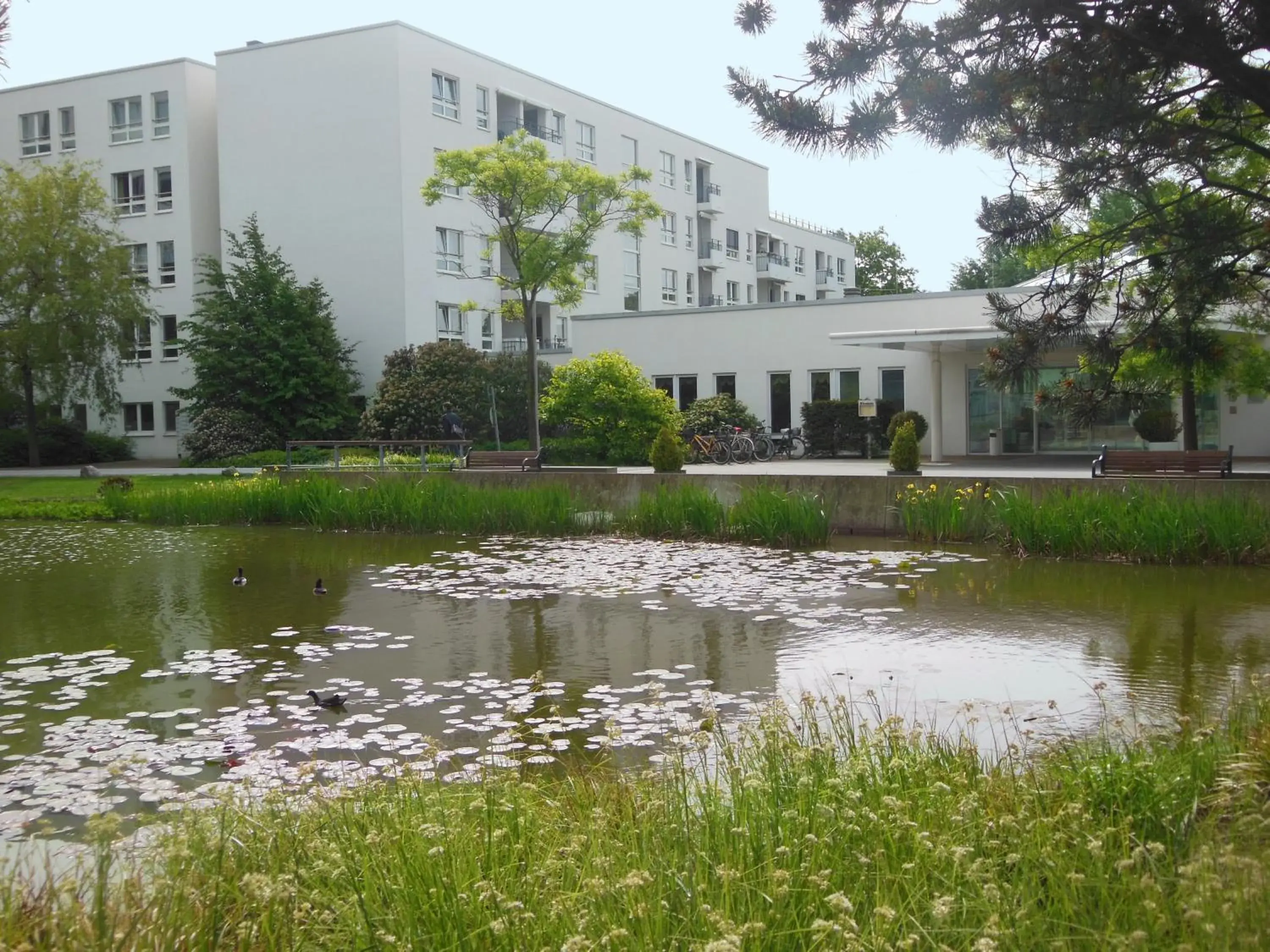 Property building in New Living Home Residenzhotel Hamburg Property building in New Living Home Residenzhotel Hamburg