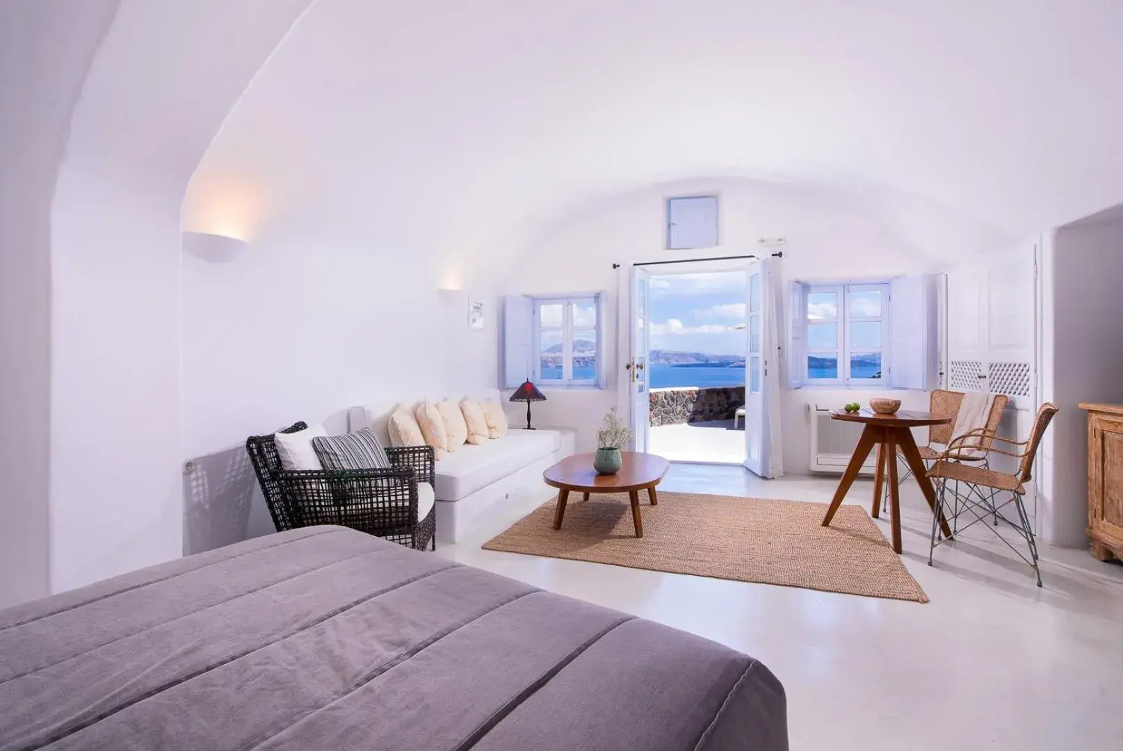 Photo of the whole room, Bed in Pezoules of Oia Photo of the whole room, Bed in Pezoules of Oia