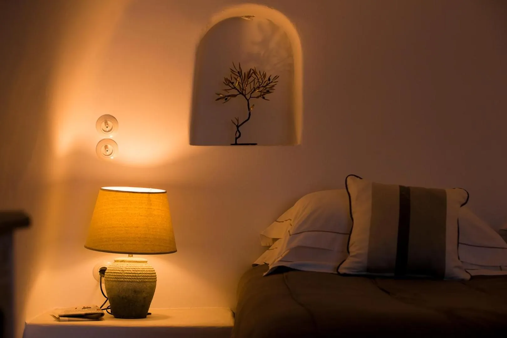 Decorative detail in Pezoules of Oia