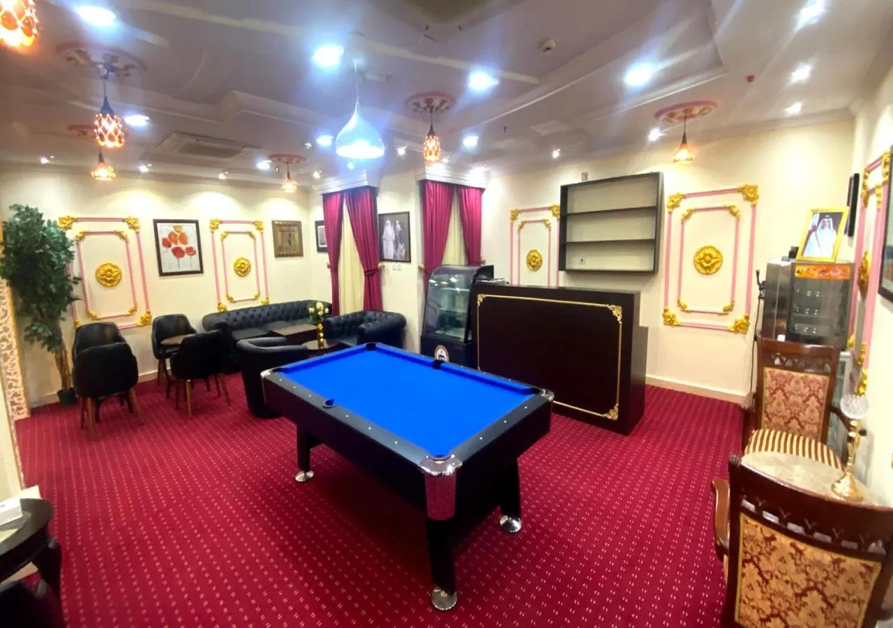 Area and facilities in Majestic Hotel