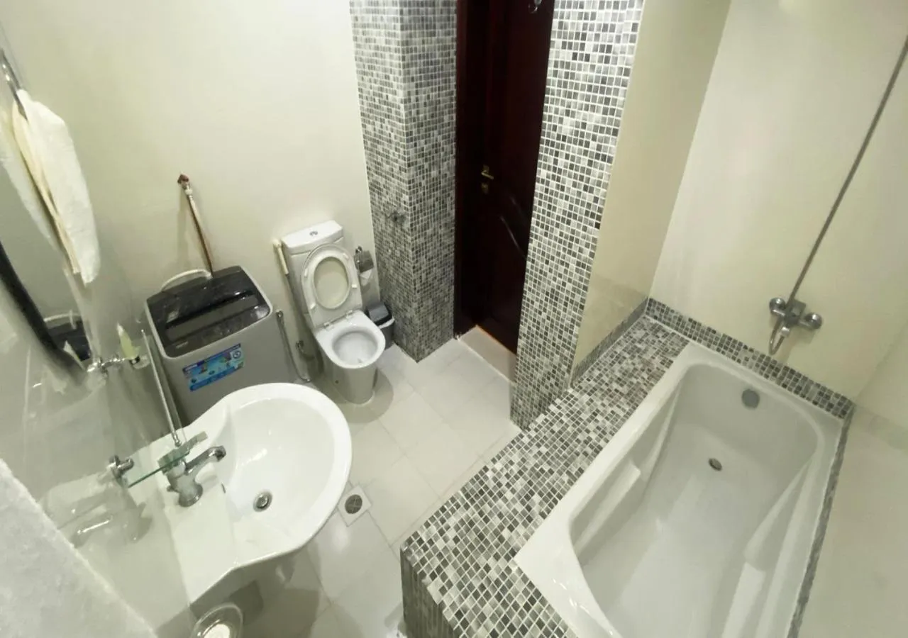 Bathroom in Majestic Hotel