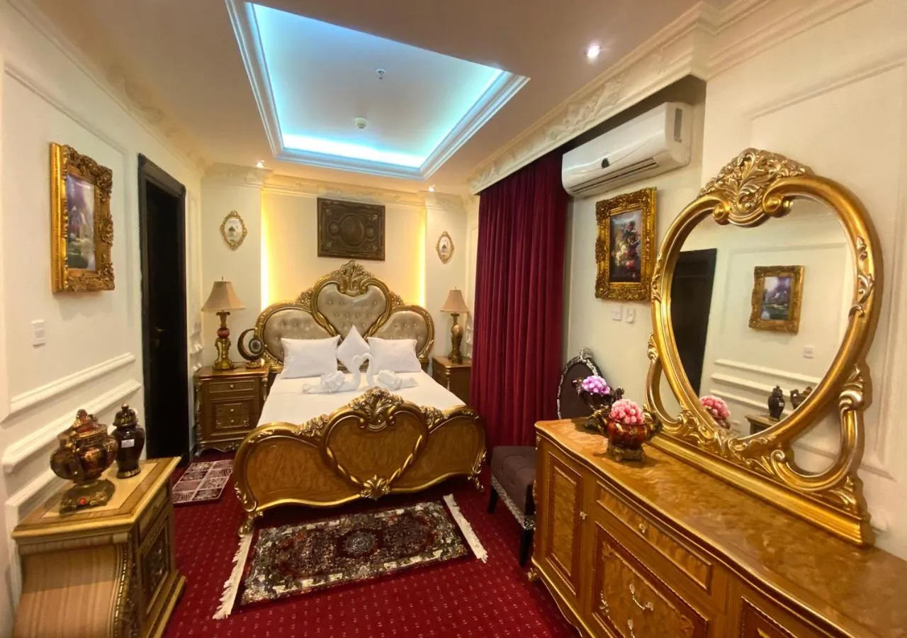 Photo of the whole room, Bed in Majestic Hotel