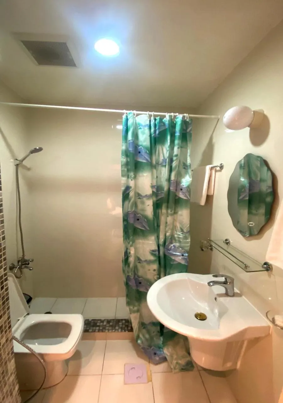 Bathroom in Majestic Hotel