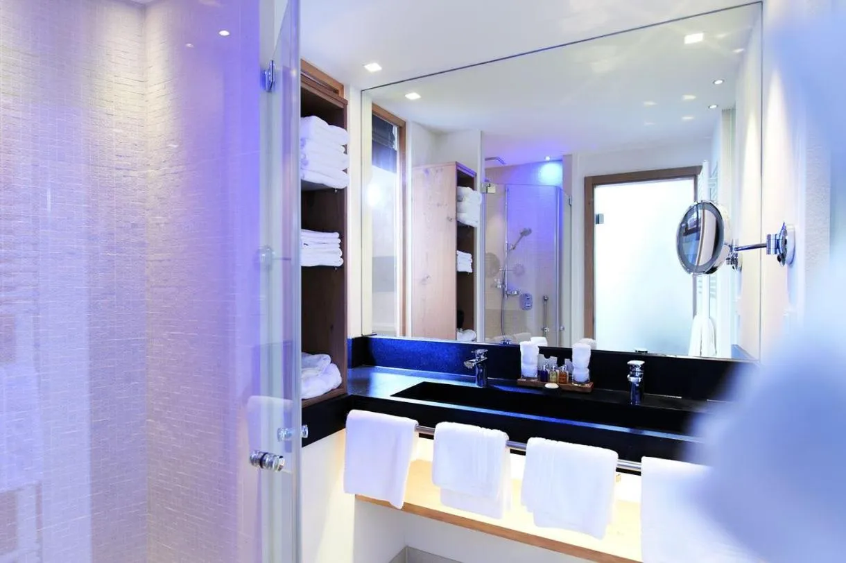 Bathroom in Hotel Exquisit