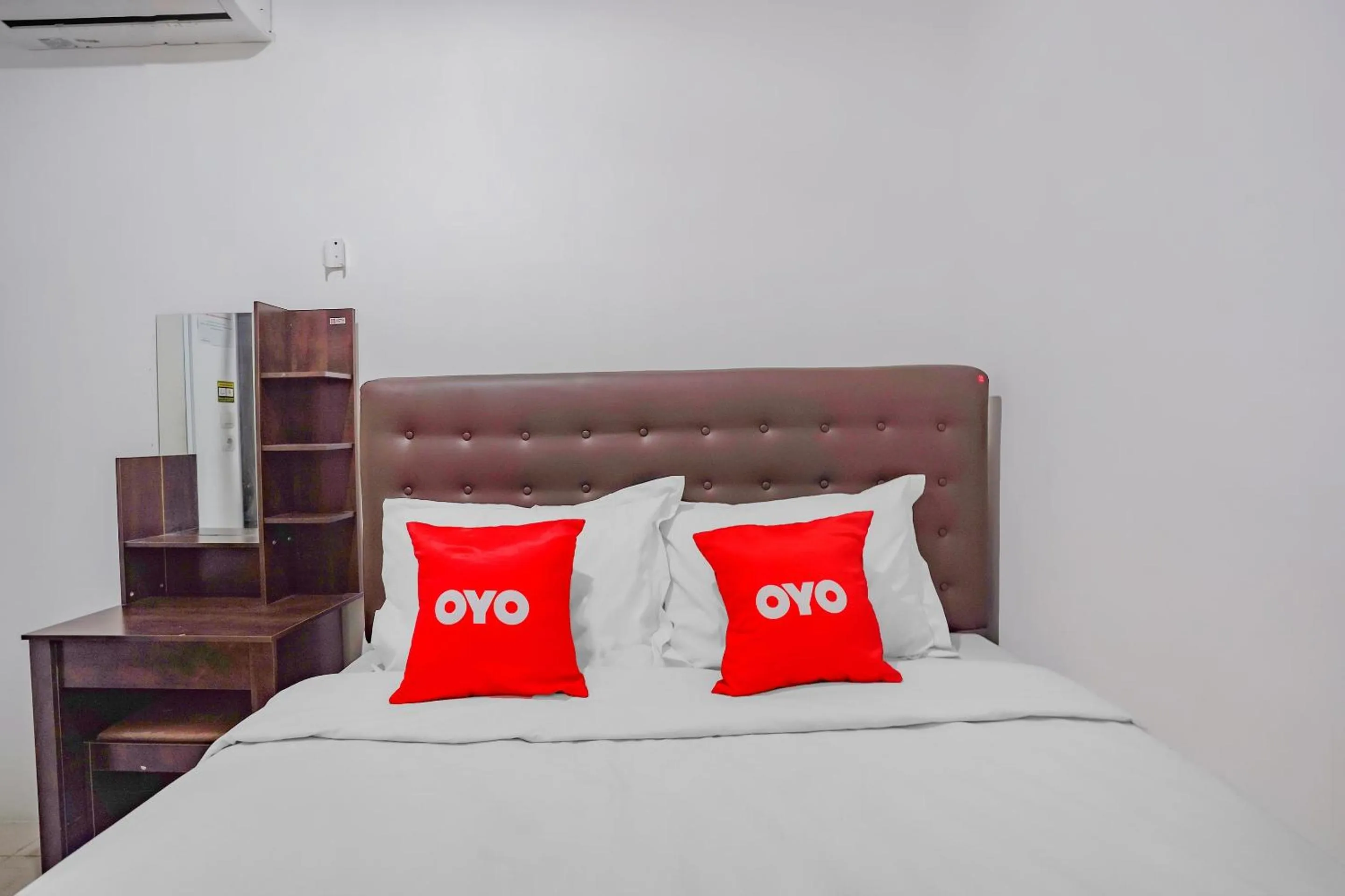 Bedroom, Bed in Hotel O A1 Pakis Argosari