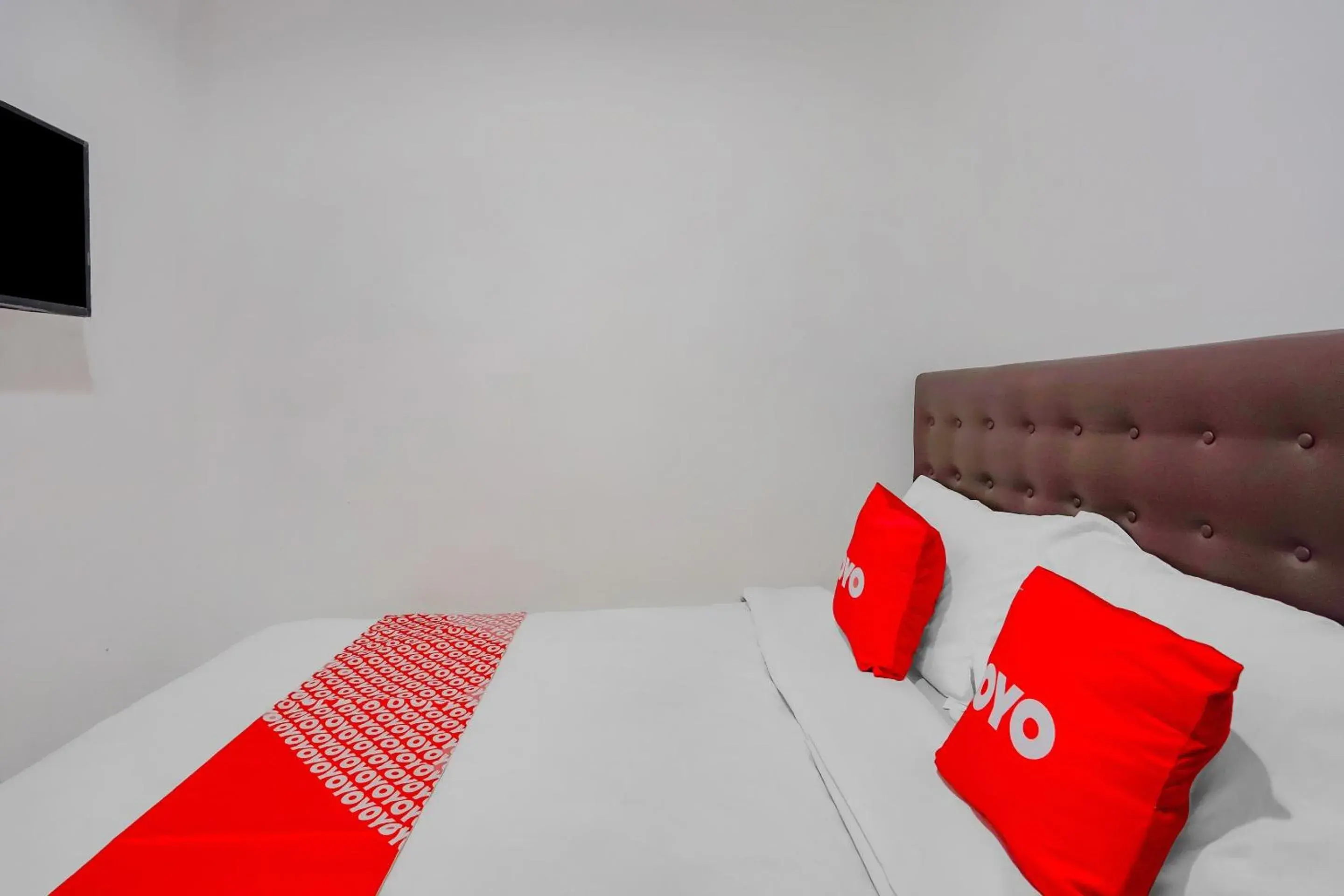 Bedroom, Bed in Hotel O A1 Pakis Argosari Bedroom, Bed in Hotel O A1 Pakis Argosari