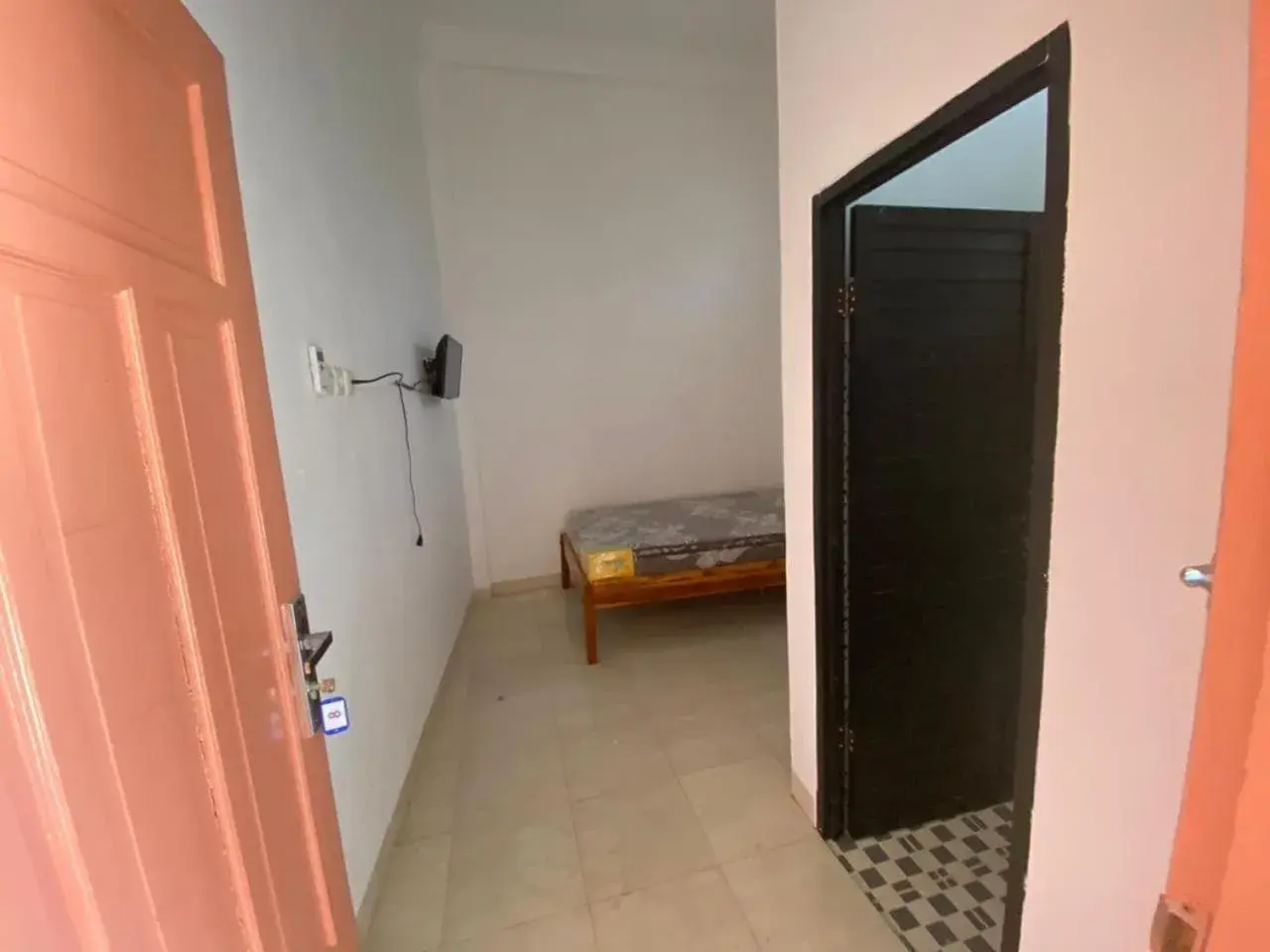 Bedroom, Bed in Hotel O Almeerah Homestay Syariah Near RS Hermina Bedroom, Bed in Hotel O Almeerah Homestay Syariah Near RS Hermina