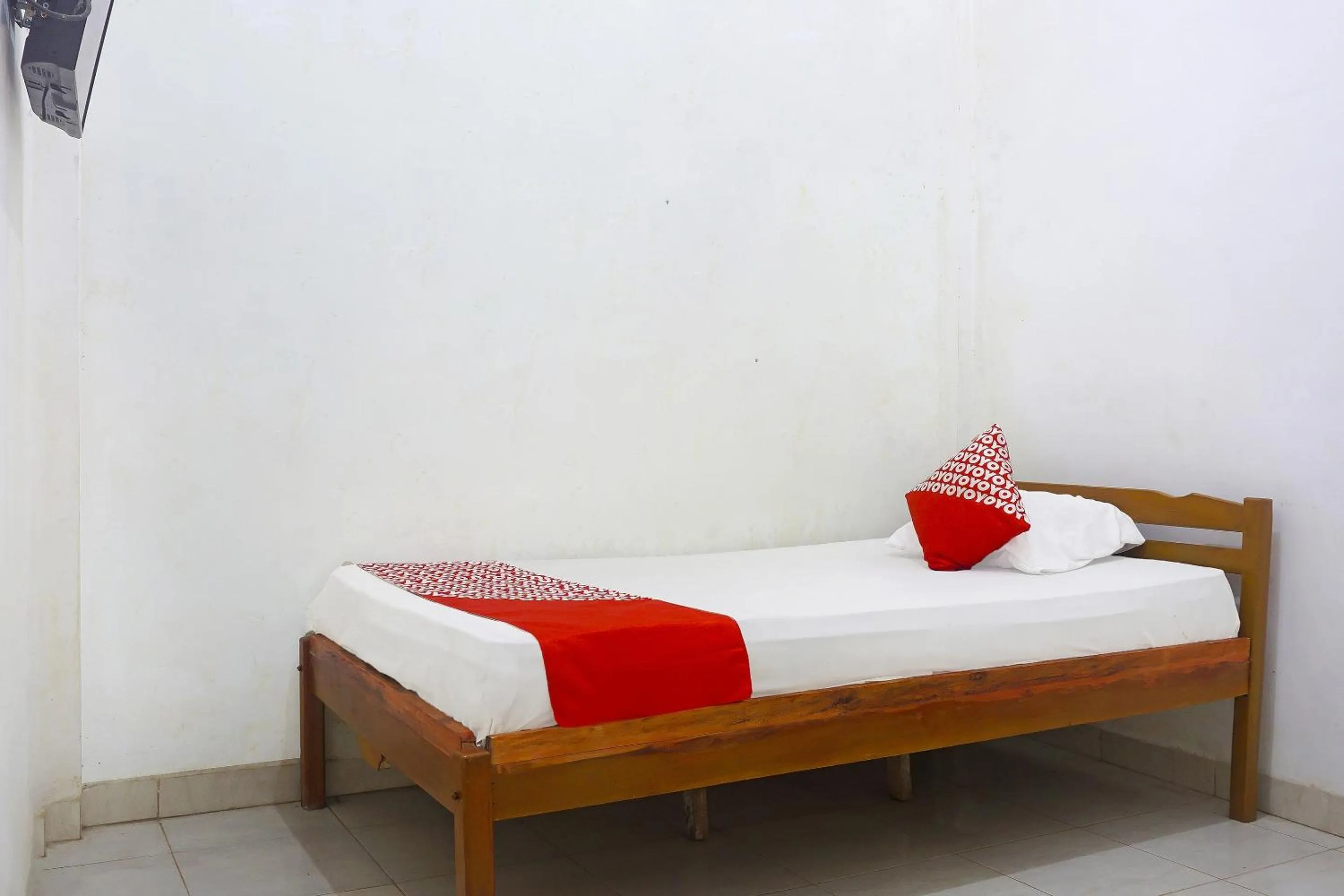 Bedroom, Bed in Hotel O Almeerah Homestay Syariah Near RS Hermina