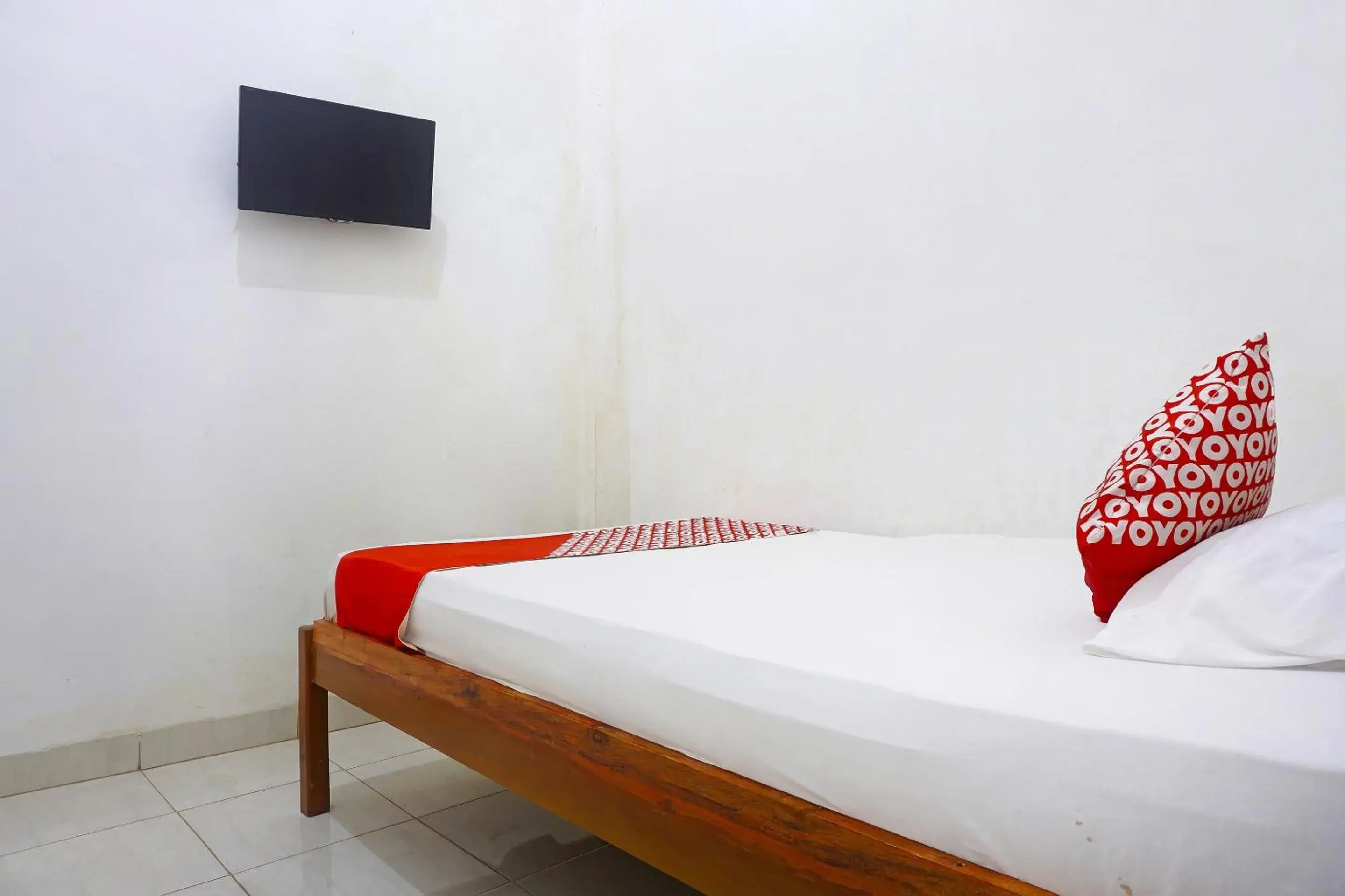 Bedroom, Bed in Hotel O Almeerah Homestay Syariah Near RS Hermina Bedroom, Bed in Hotel O Almeerah Homestay Syariah Near RS Hermina