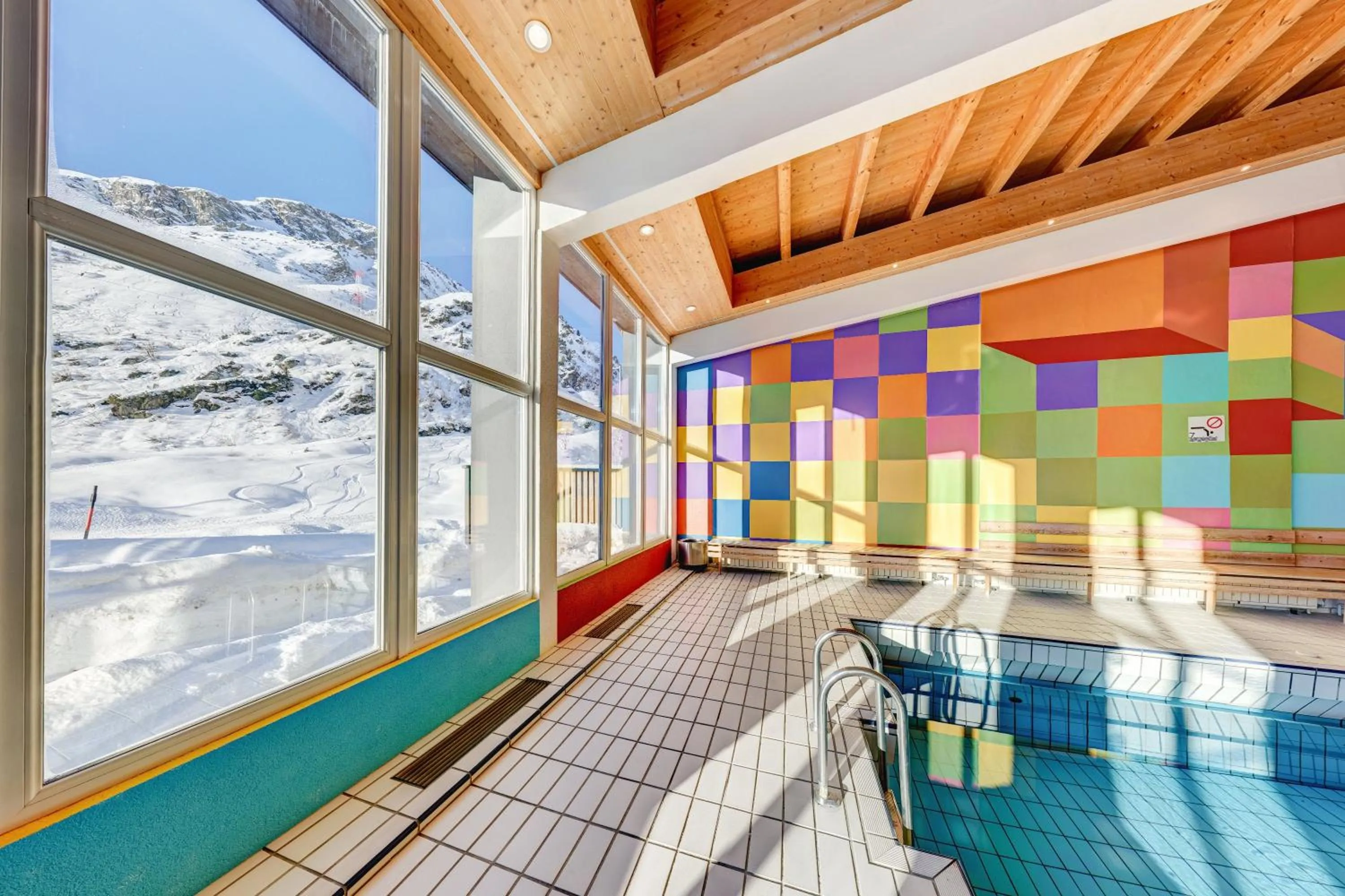 Pool view in Hit the Sky