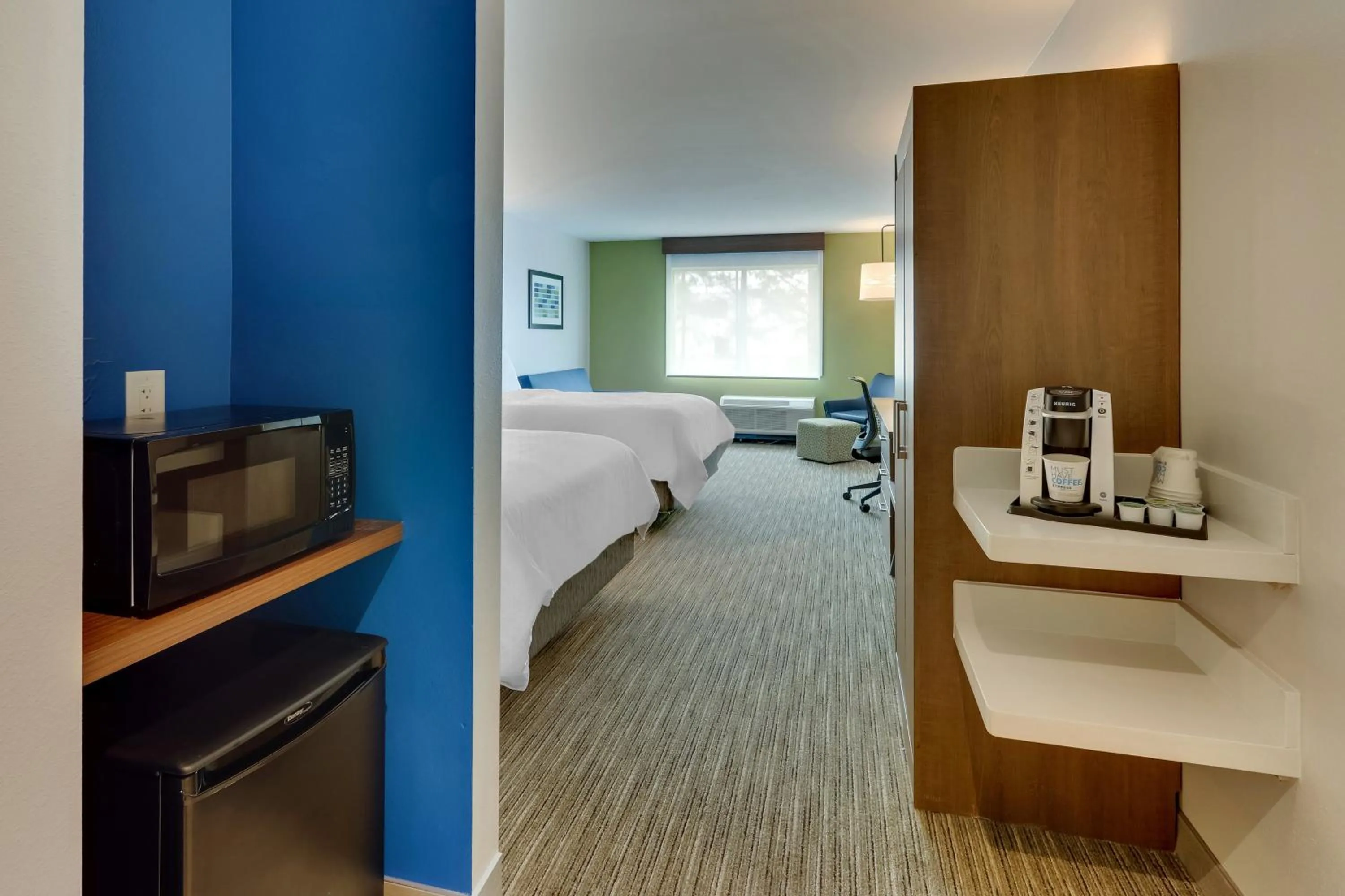 Photo of the whole room, Bed in Holiday Inn Express & Suites - Dawsonville by IHG