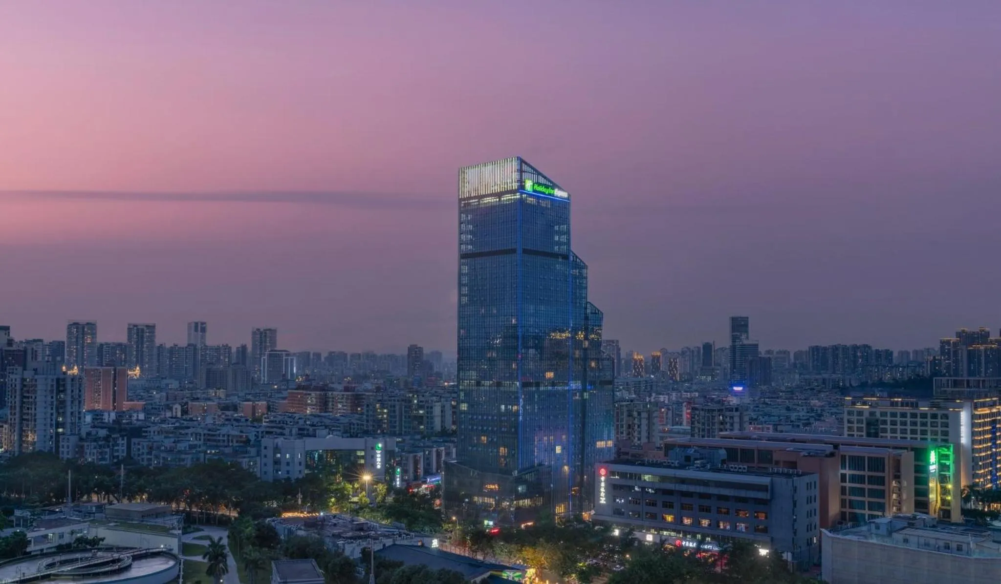 Property building in Holiday Inn Express Zhuhai Gongbei by IHG