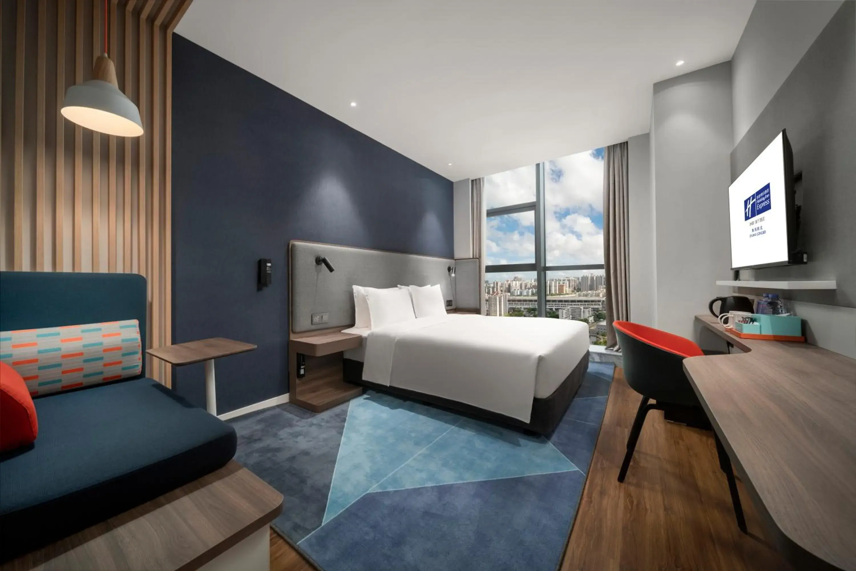 Bed in Holiday Inn Express Zhuhai Gongbei by IHG Bed in Holiday Inn Express Zhuhai Gongbei by IHG