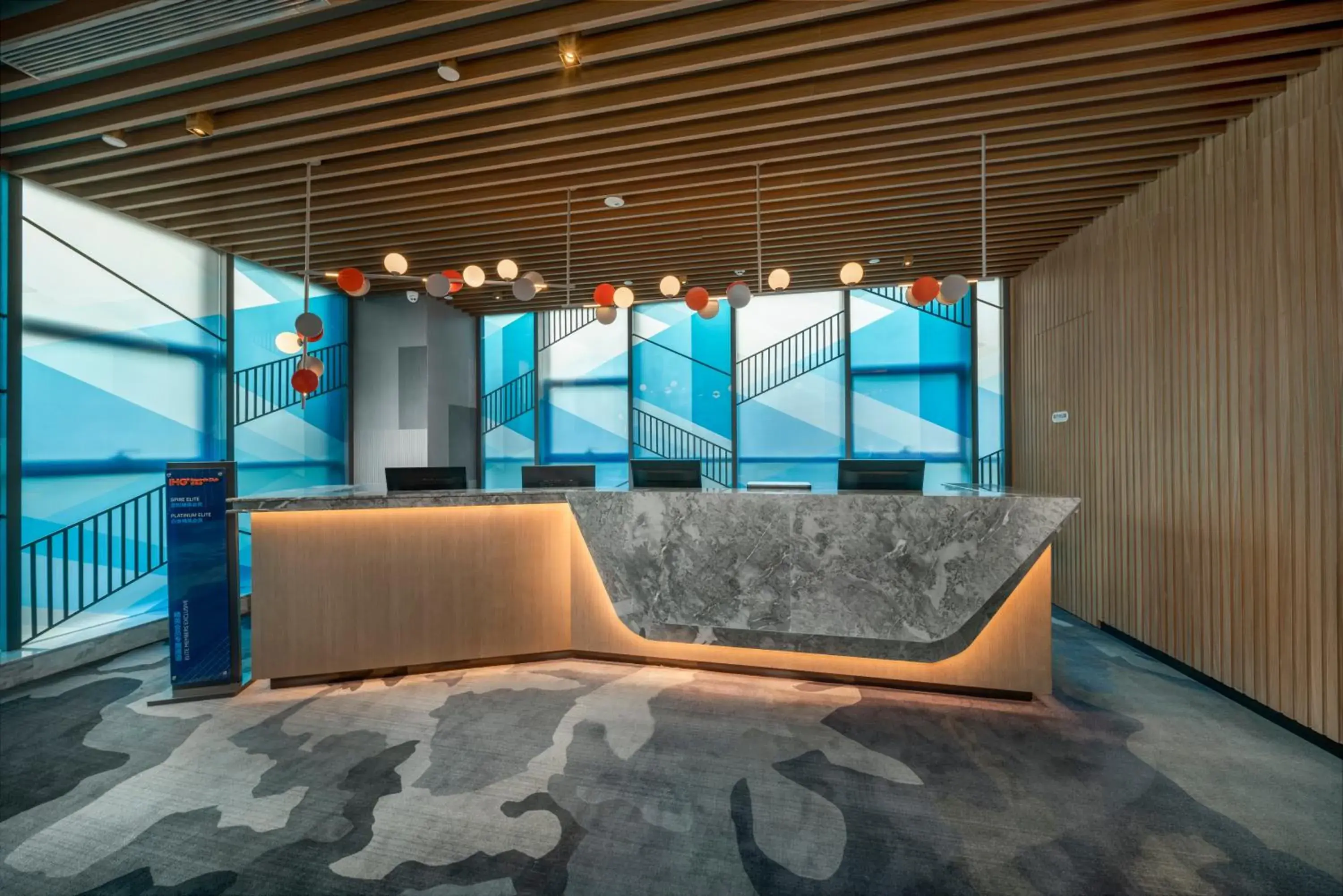 Lobby or reception in Holiday Inn Express Zhuhai Gongbei by IHG Lobby or reception in Holiday Inn Express Zhuhai Gongbei by IHG
