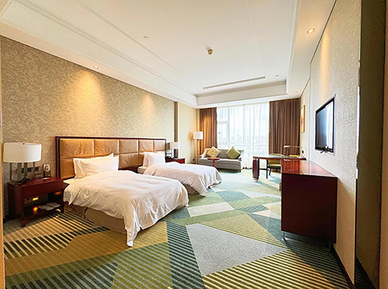 Photo of the whole room, Bed in Holiday Inn Foshan Nanhai Central by IHG