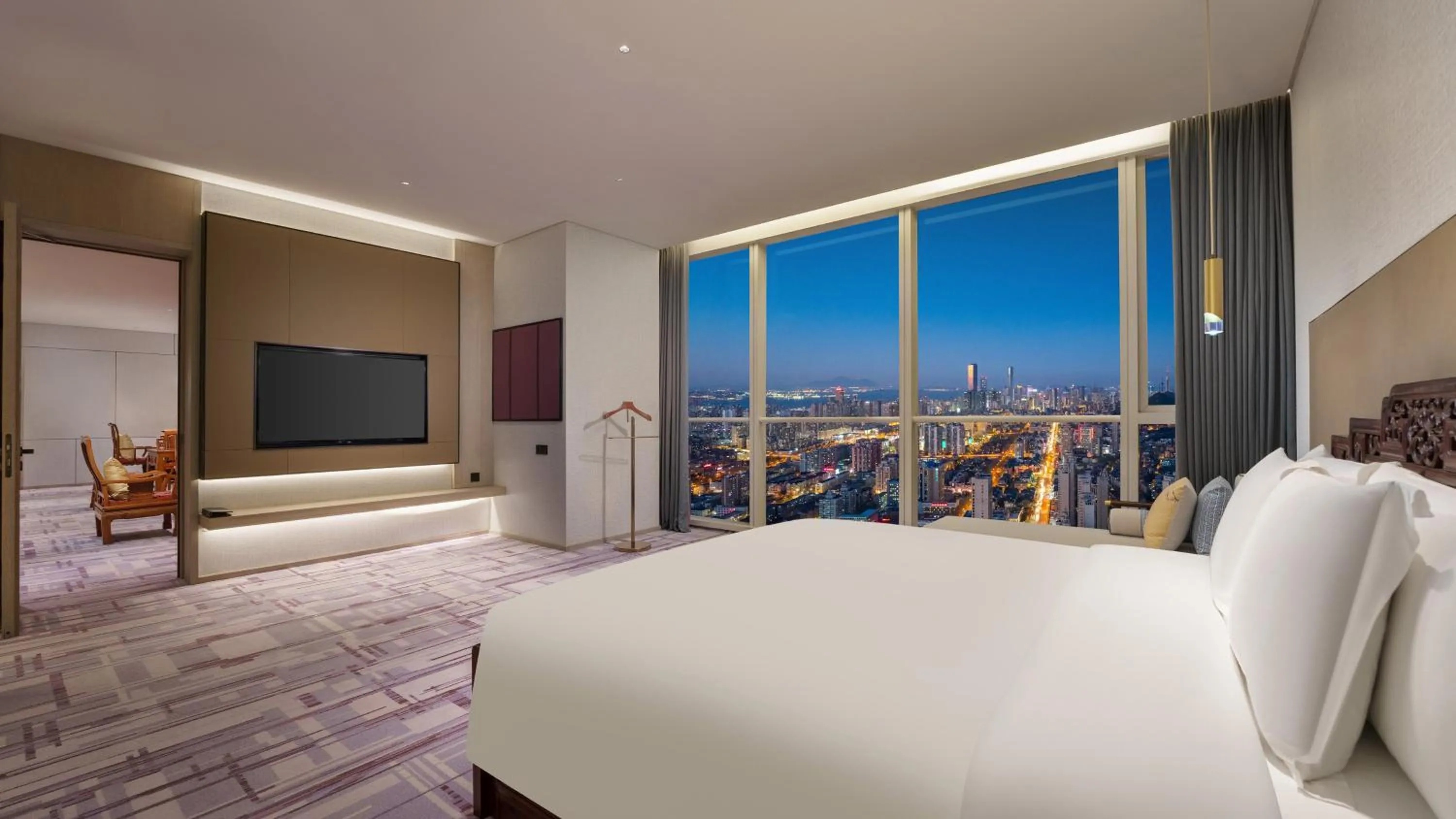 Photo of the whole room, Bed in Crowne Plaza Dalian Xinghai by IHG