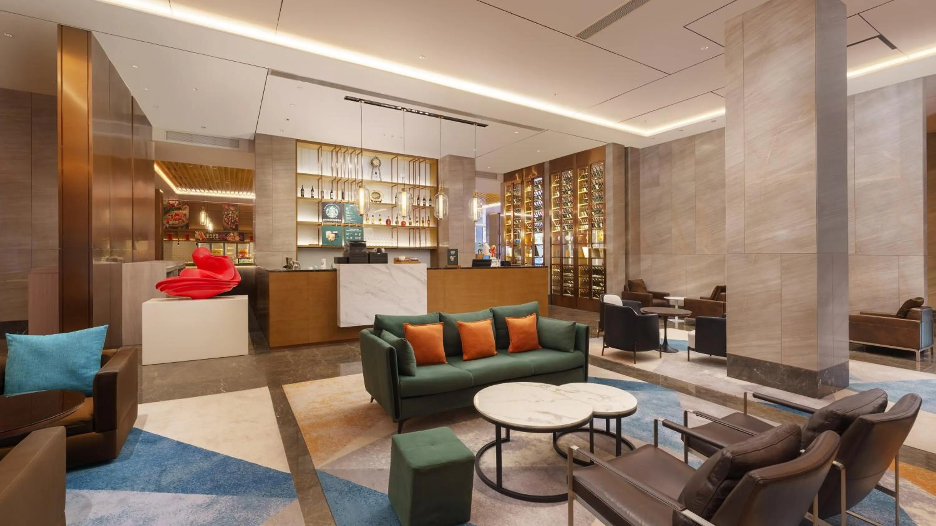 Lounge or bar in Crowne Plaza Dalian Xinghai by IHG