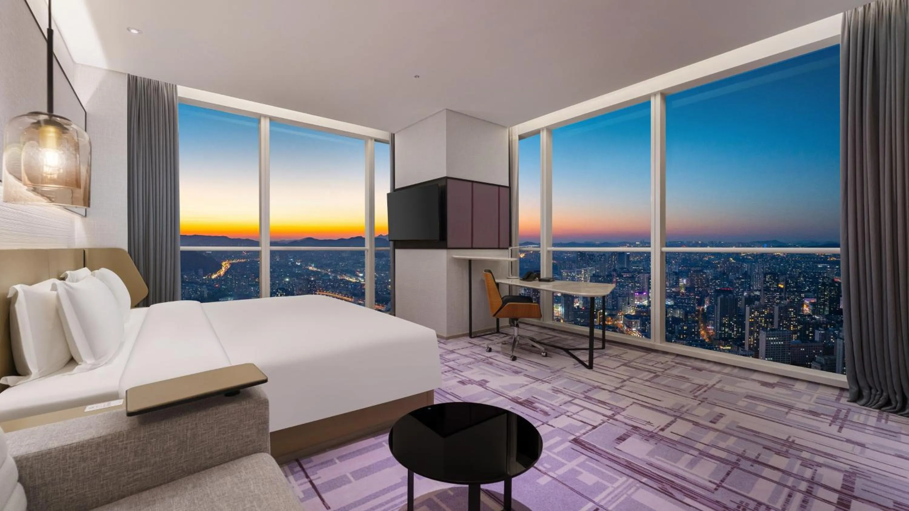 Photo of the whole room, Bed in Crowne Plaza Dalian Xinghai by IHG