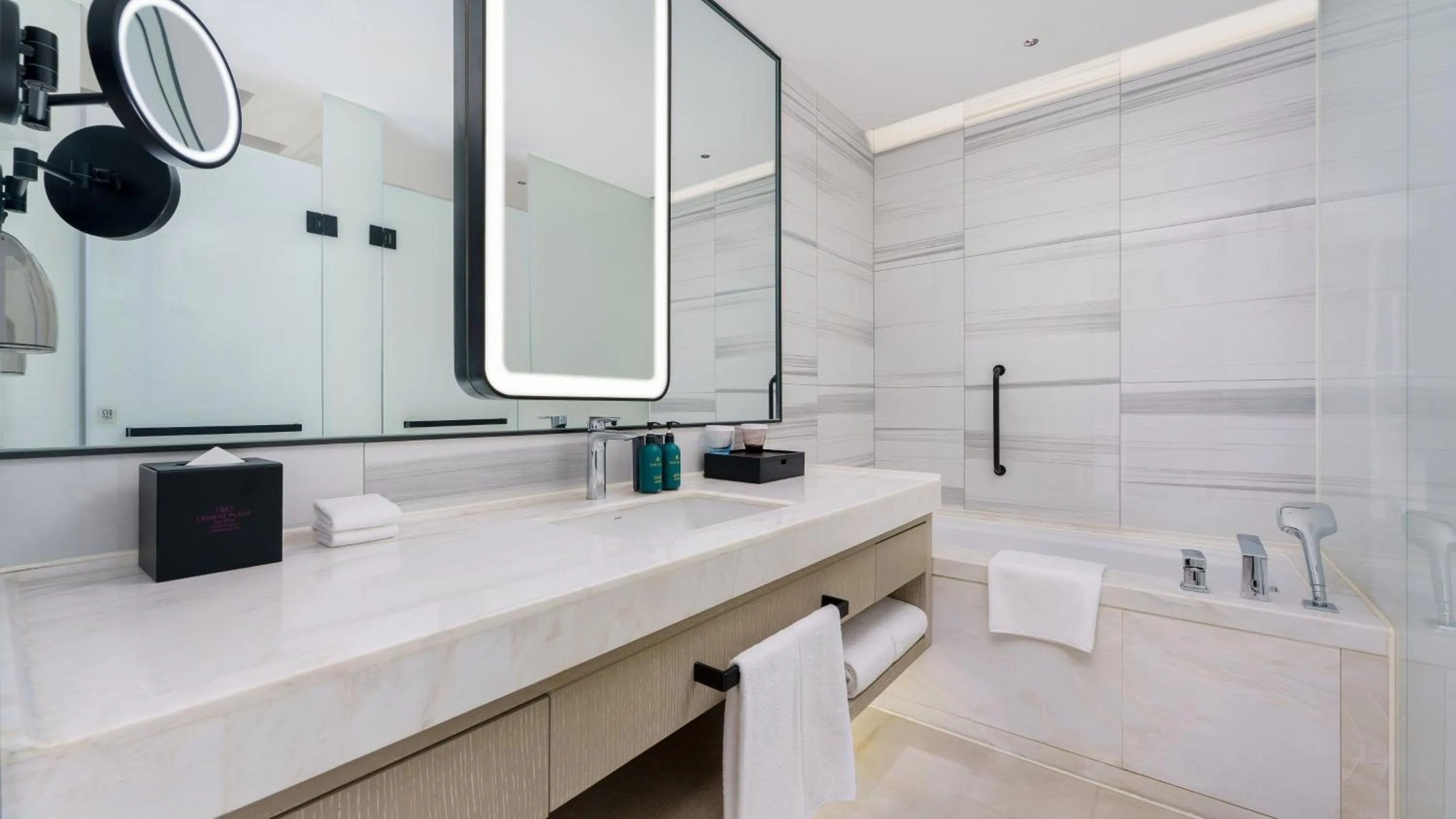 Bathroom in Crowne Plaza Dalian Xinghai by IHG