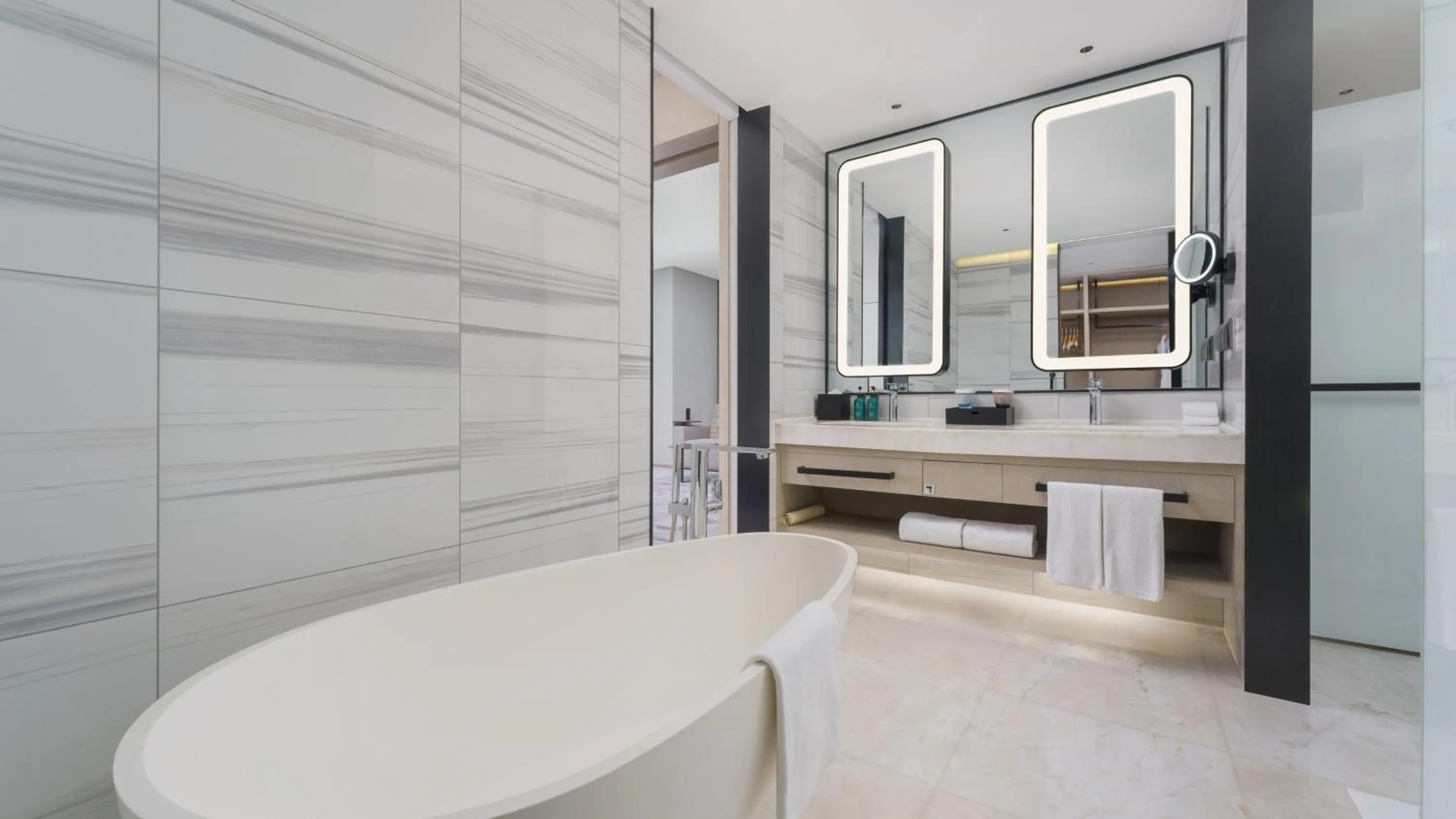 Bathroom in Crowne Plaza Dalian Xinghai by IHG