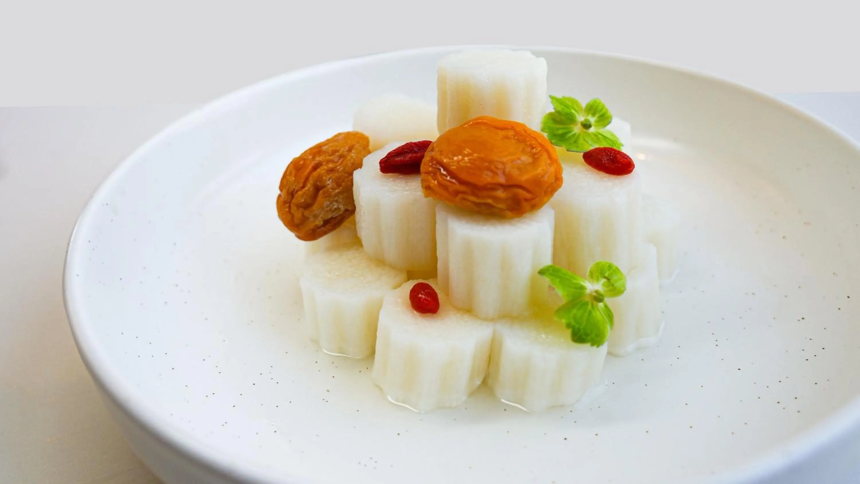 Restaurant/places to eat in Crowne Plaza Dalian Xinghai by IHG