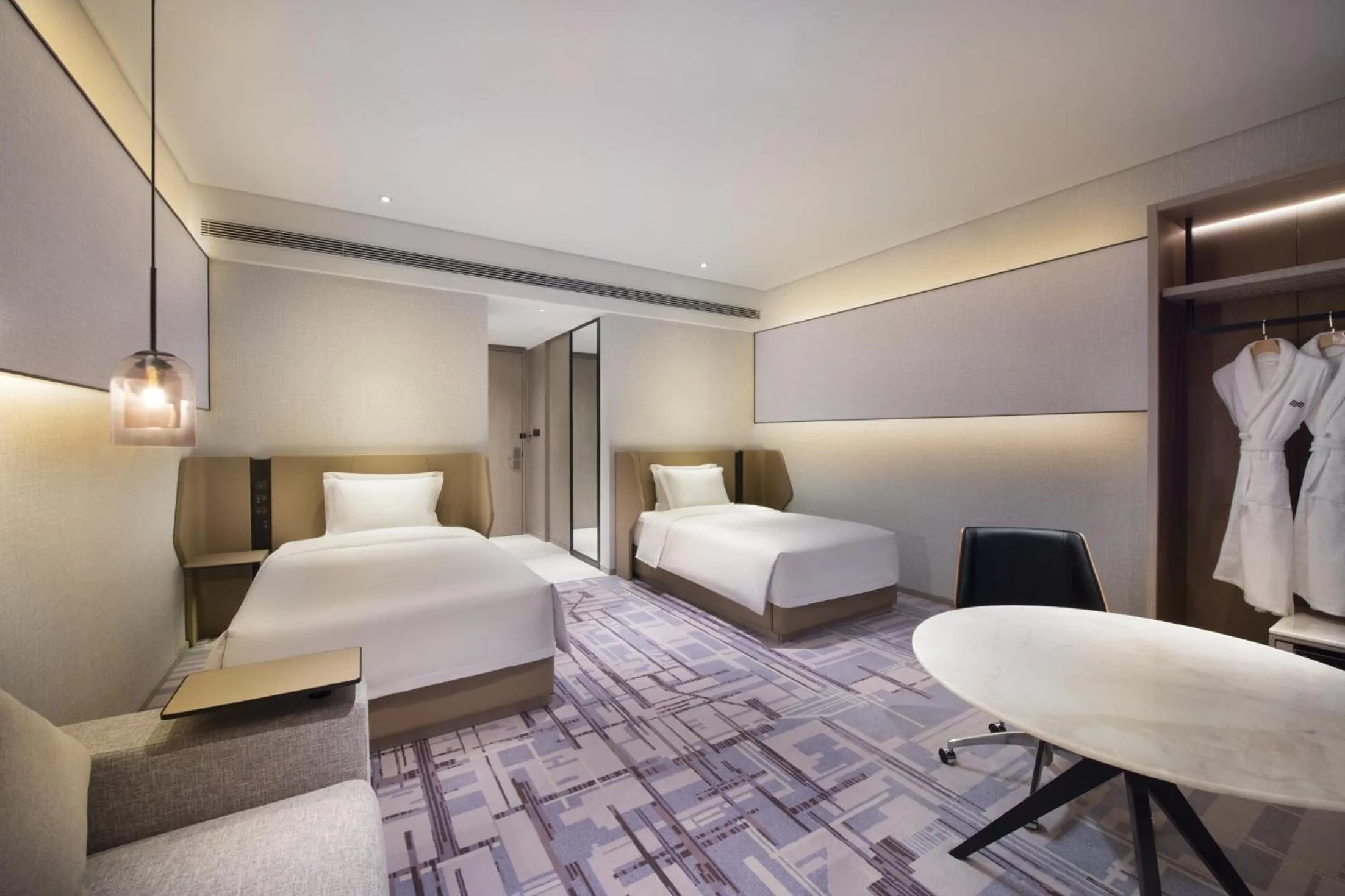Photo of the whole room, Bed in Crowne Plaza Dalian Xinghai by IHG