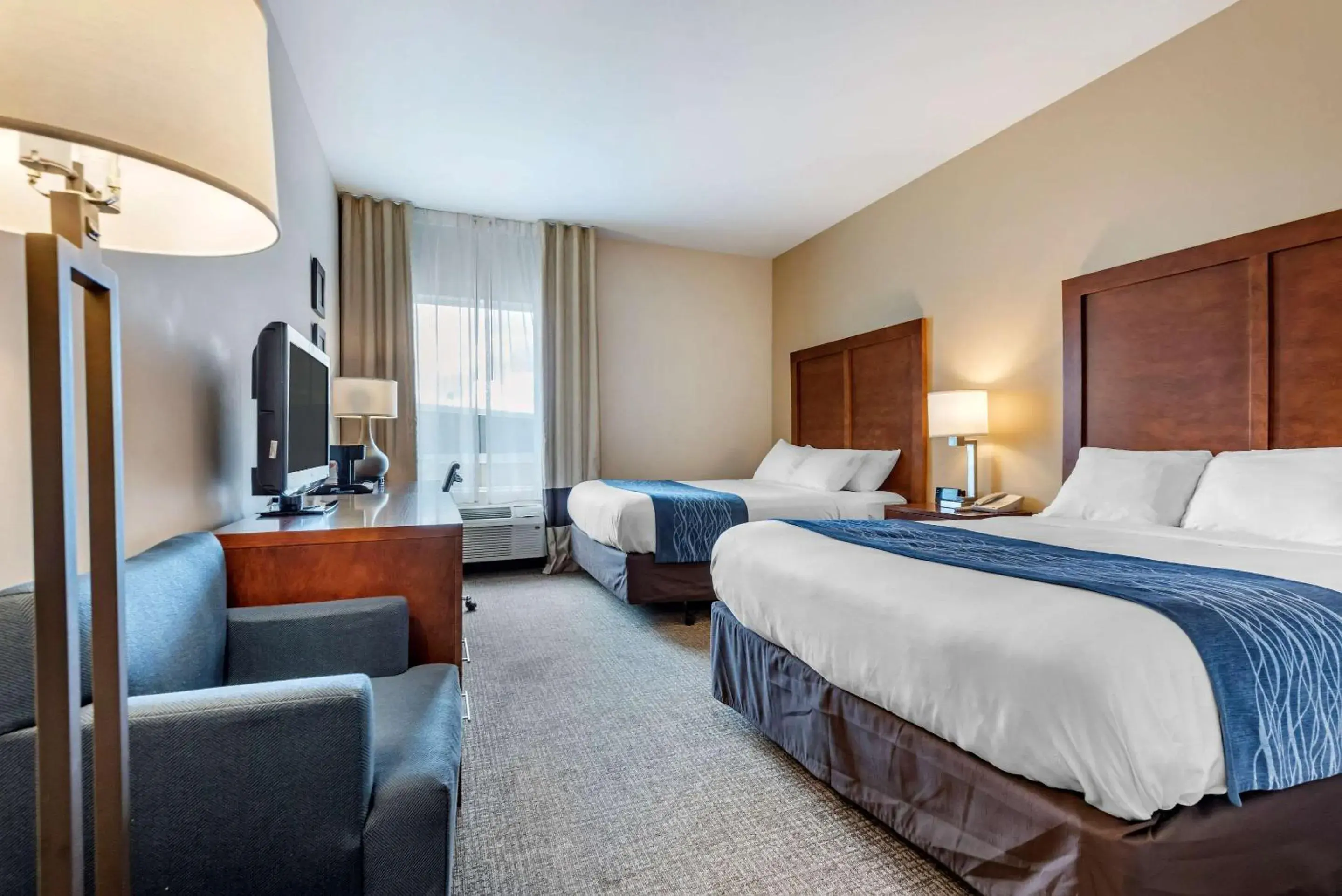 Photo of the whole room, Bed in Comfort Inn Apalachin - Binghamton W Route 17 Photo of the whole room, Bed in Comfort Inn Apalachin - Binghamton W Route 17