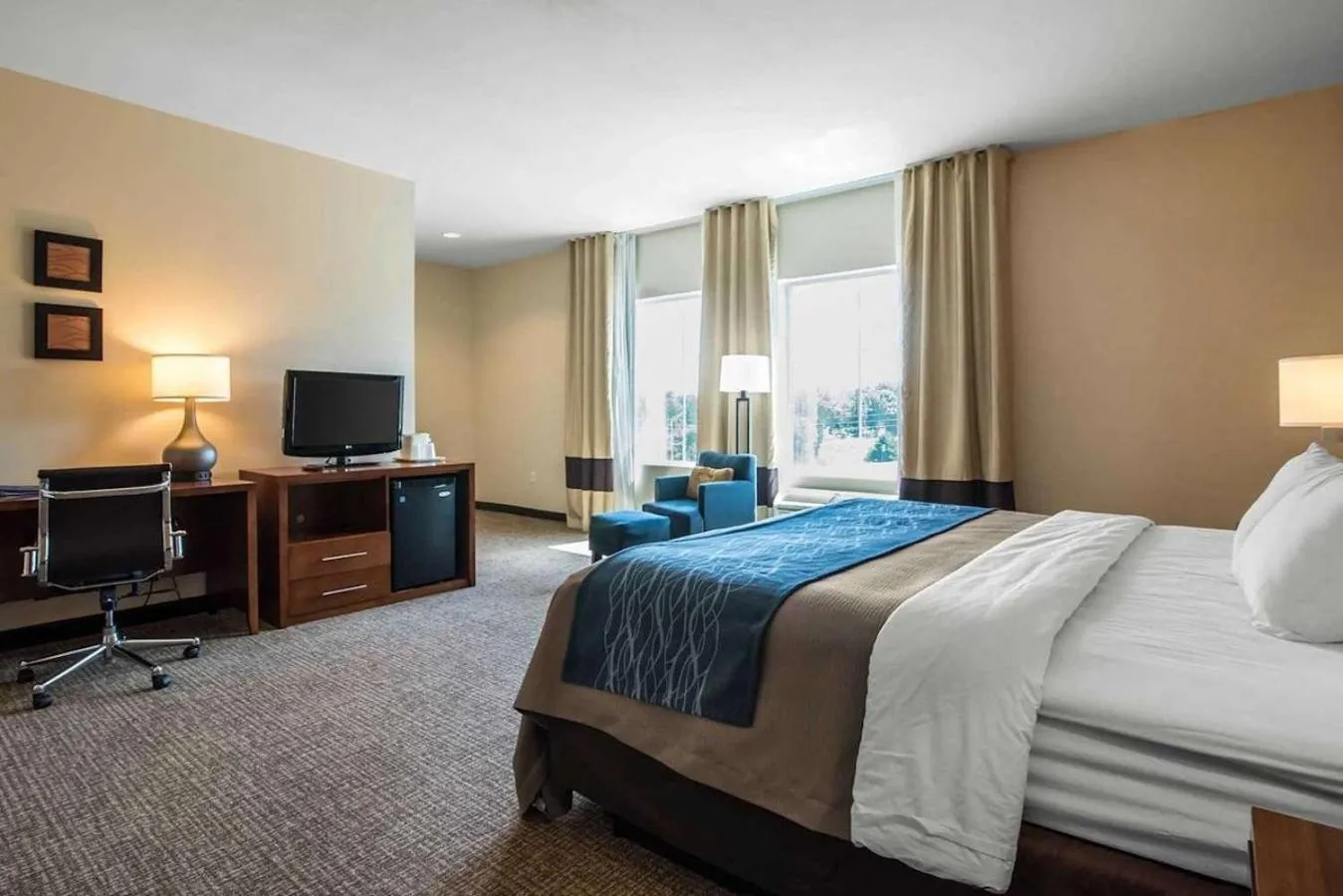 Bed in Comfort Inn Apalachin - Binghamton W Route 17