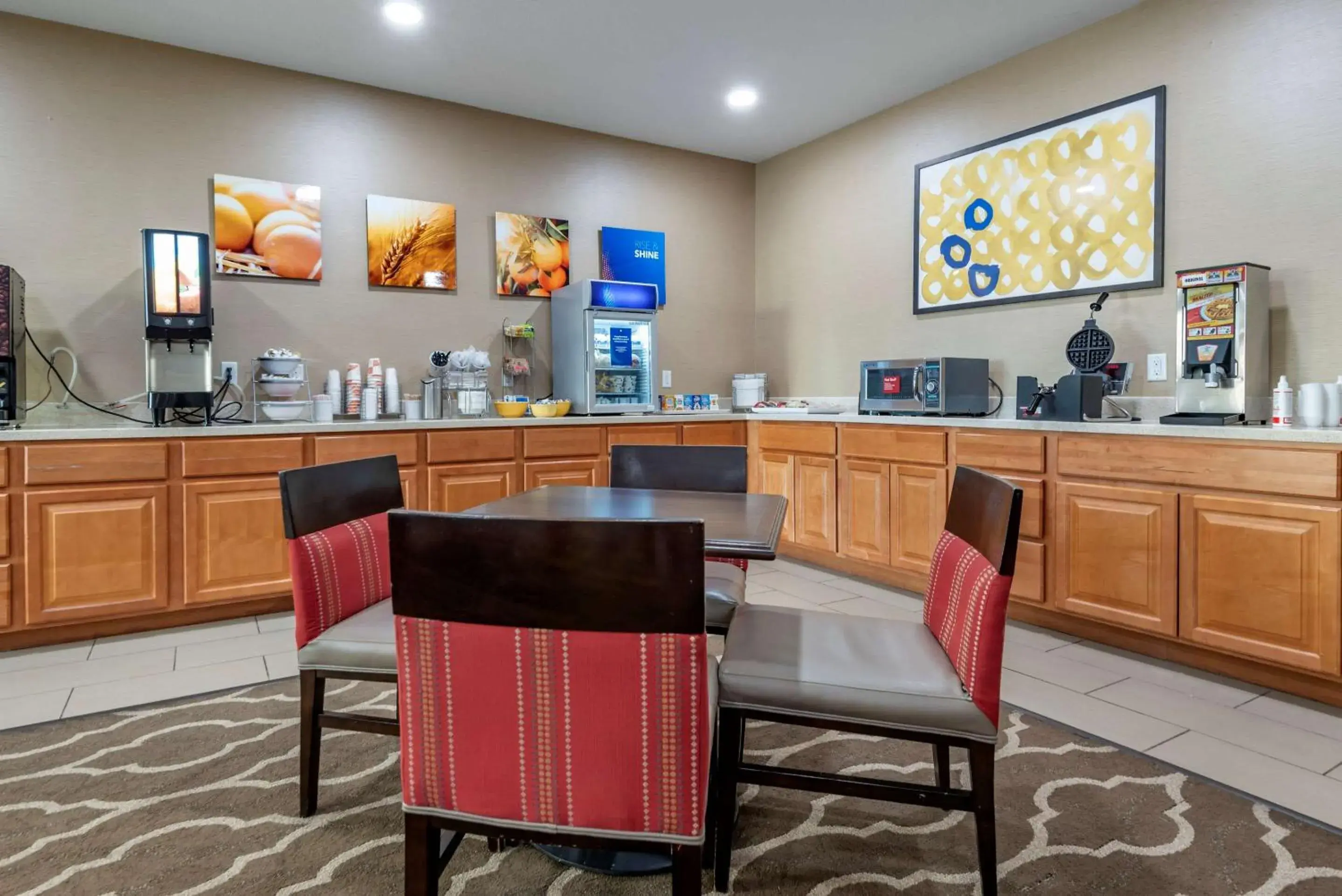 Restaurant/places to eat in Comfort Inn Apalachin - Binghamton W Route 17 Restaurant/places to eat in Comfort Inn Apalachin - Binghamton W Route 17