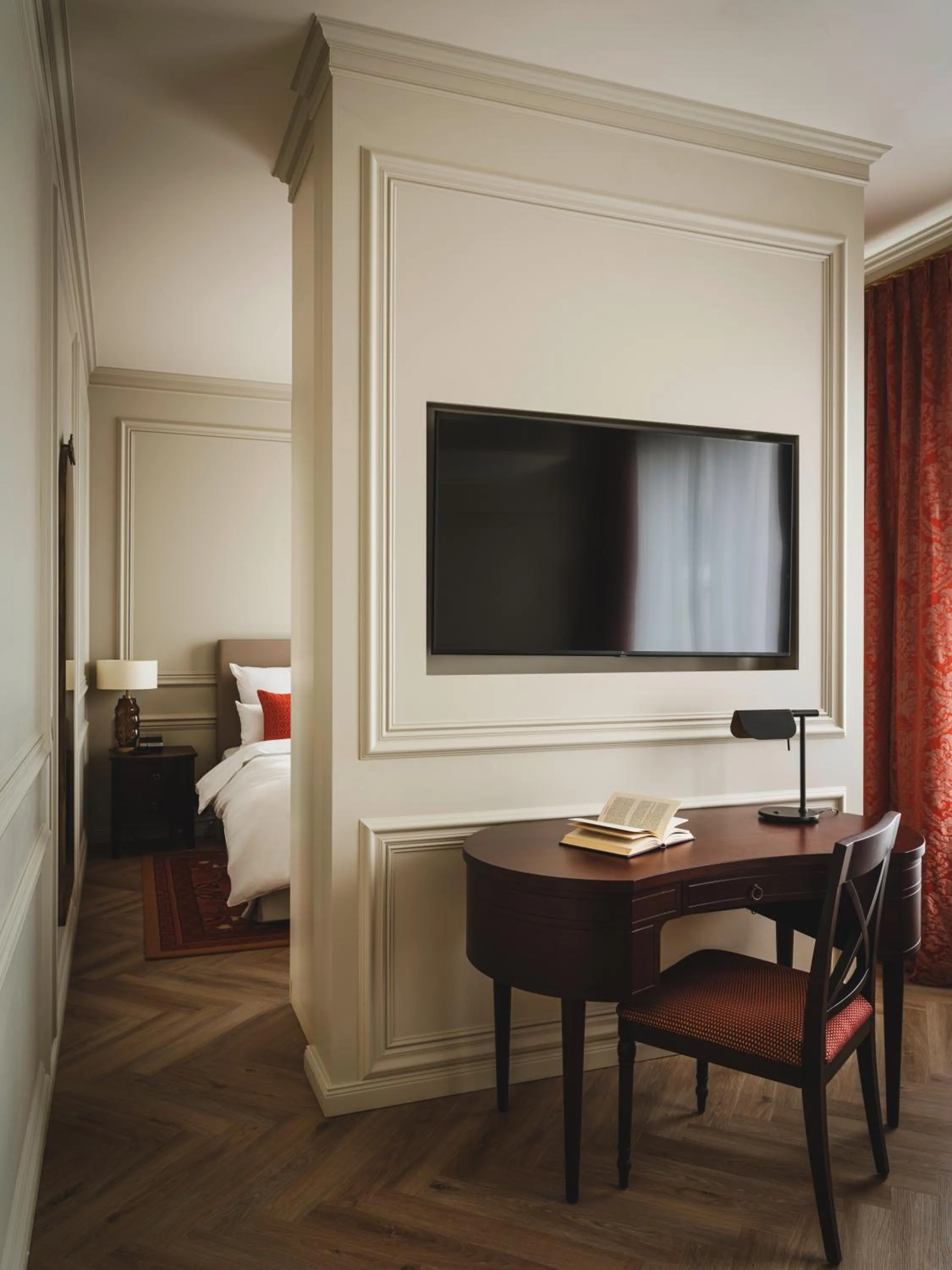 King Room in Taj Hessischer Hof Frankfurt