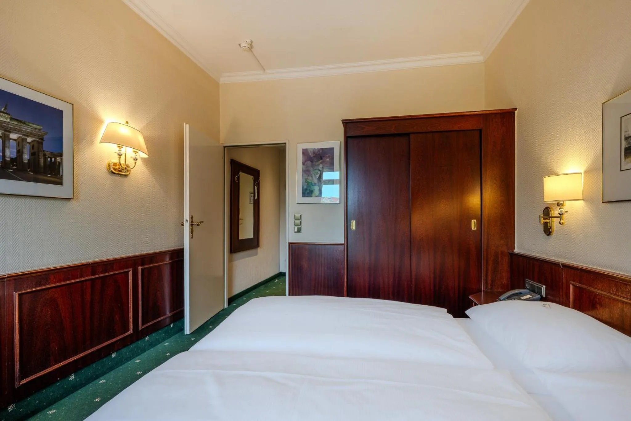 Photo of the whole room, Bed in Ringhotel Seehof