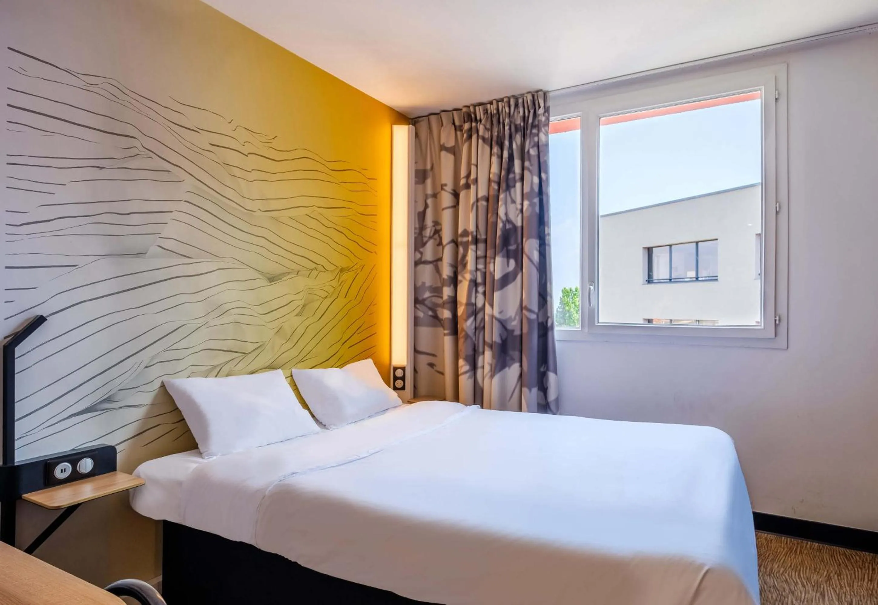 Bedroom, Bed in B&B HOTEL Nice Aéroport Arenas