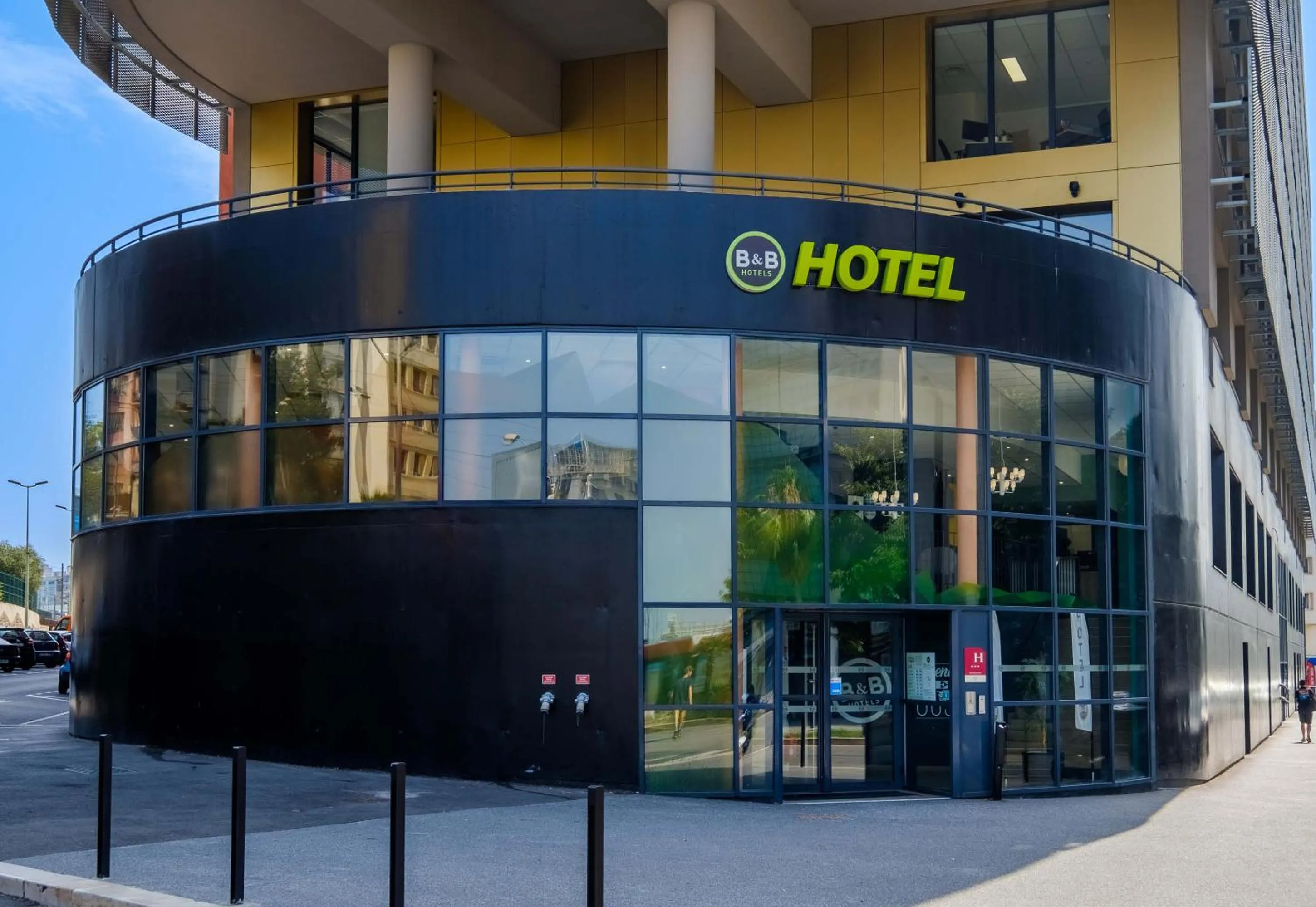 Property building in B&B HOTEL Nice Aéroport Arenas