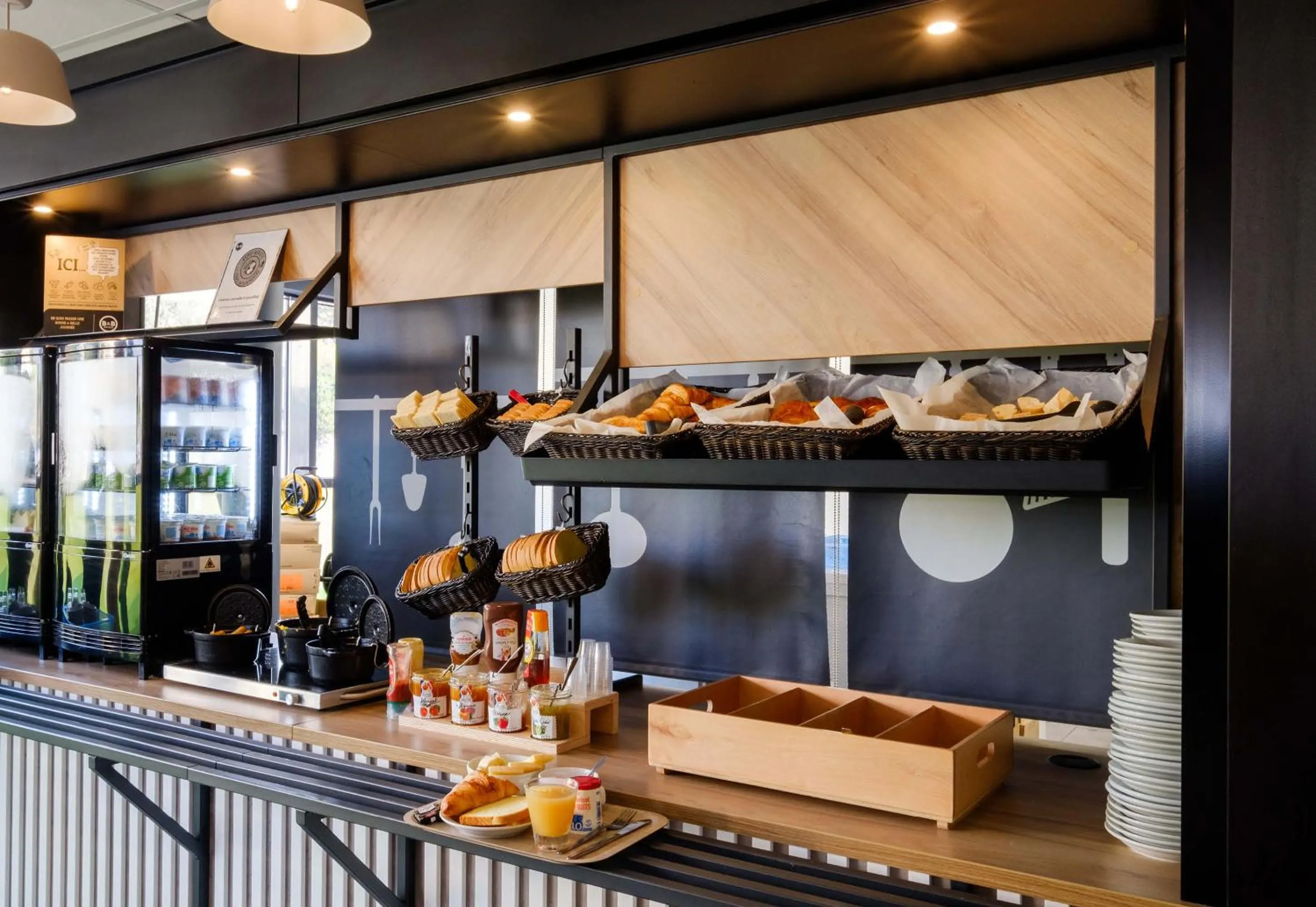 Buffet breakfast in B&B HOTEL Nice Aéroport Arenas