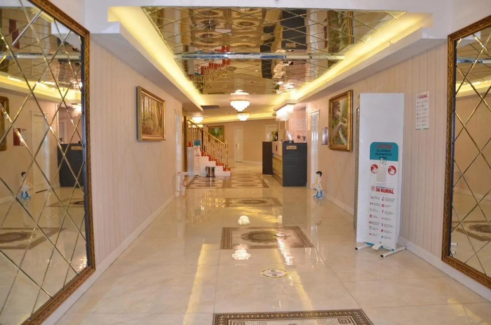 Facade/entrance in TAMARA Business Otel Facade/entrance in TAMARA Business Otel