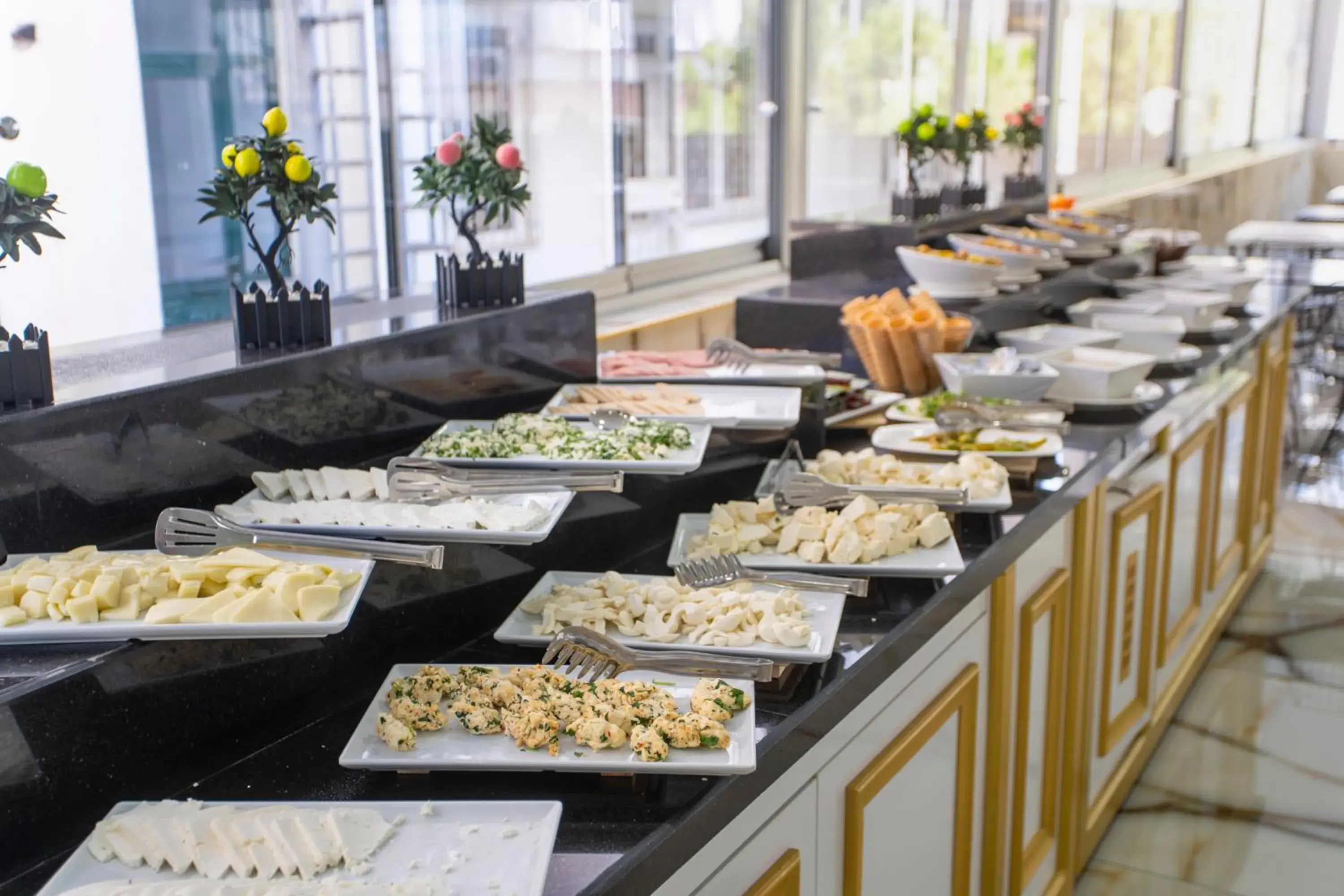 Restaurant/places to eat in TAMARA Business Otel Restaurant/places to eat in TAMARA Business Otel