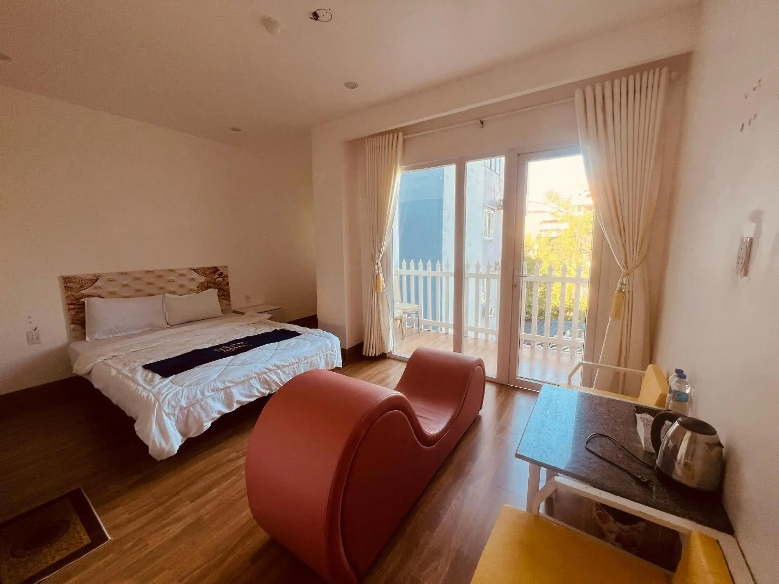 Bedroom, Bed in Nice Hotel Buôn Ma Thuột Bedroom, Bed in Nice Hotel Buôn Ma Thuột