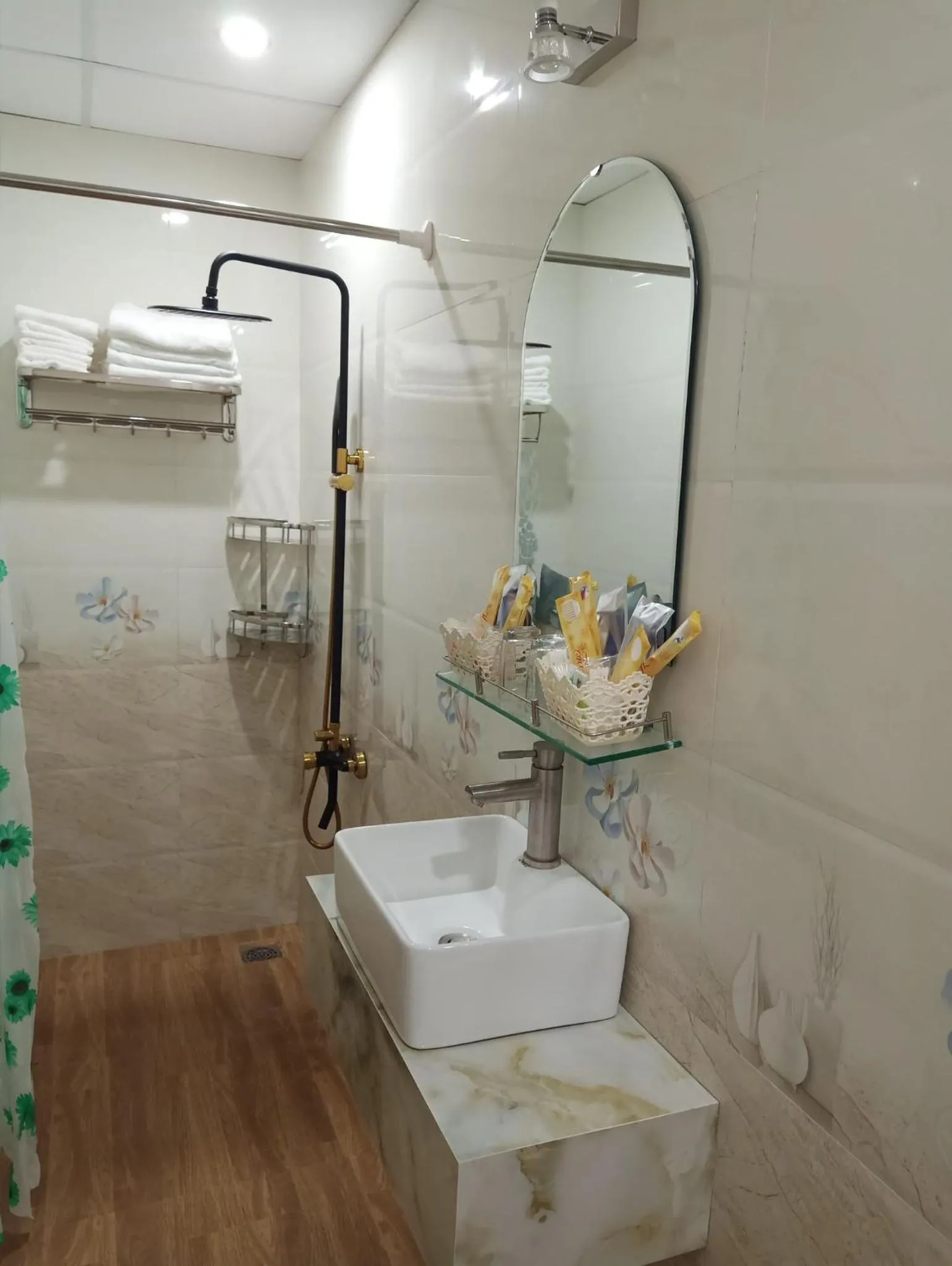 Bathroom in Nice Hotel Buôn Ma Thuột