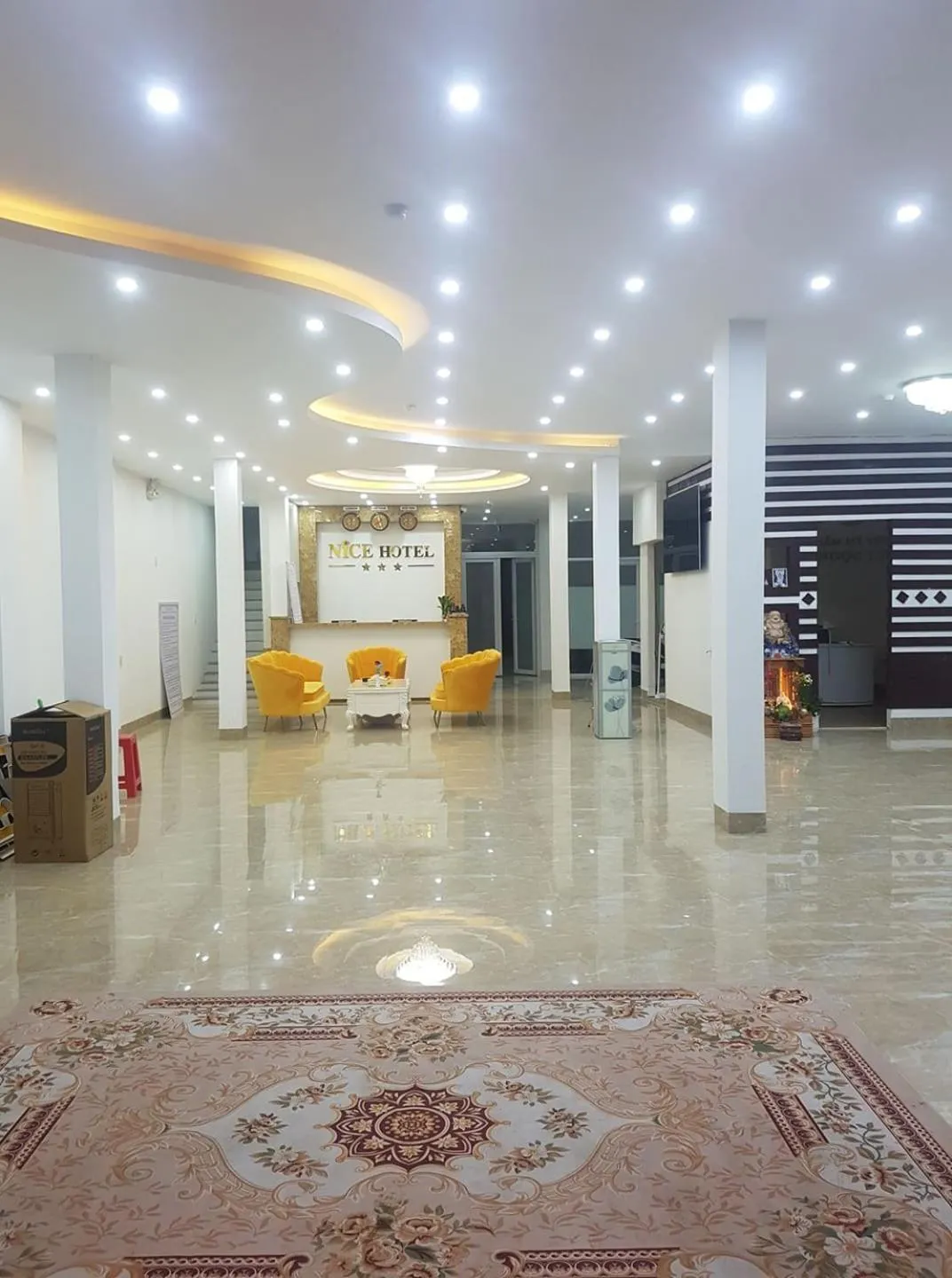 Lobby or reception in Nice Hotel Buôn Ma Thuột