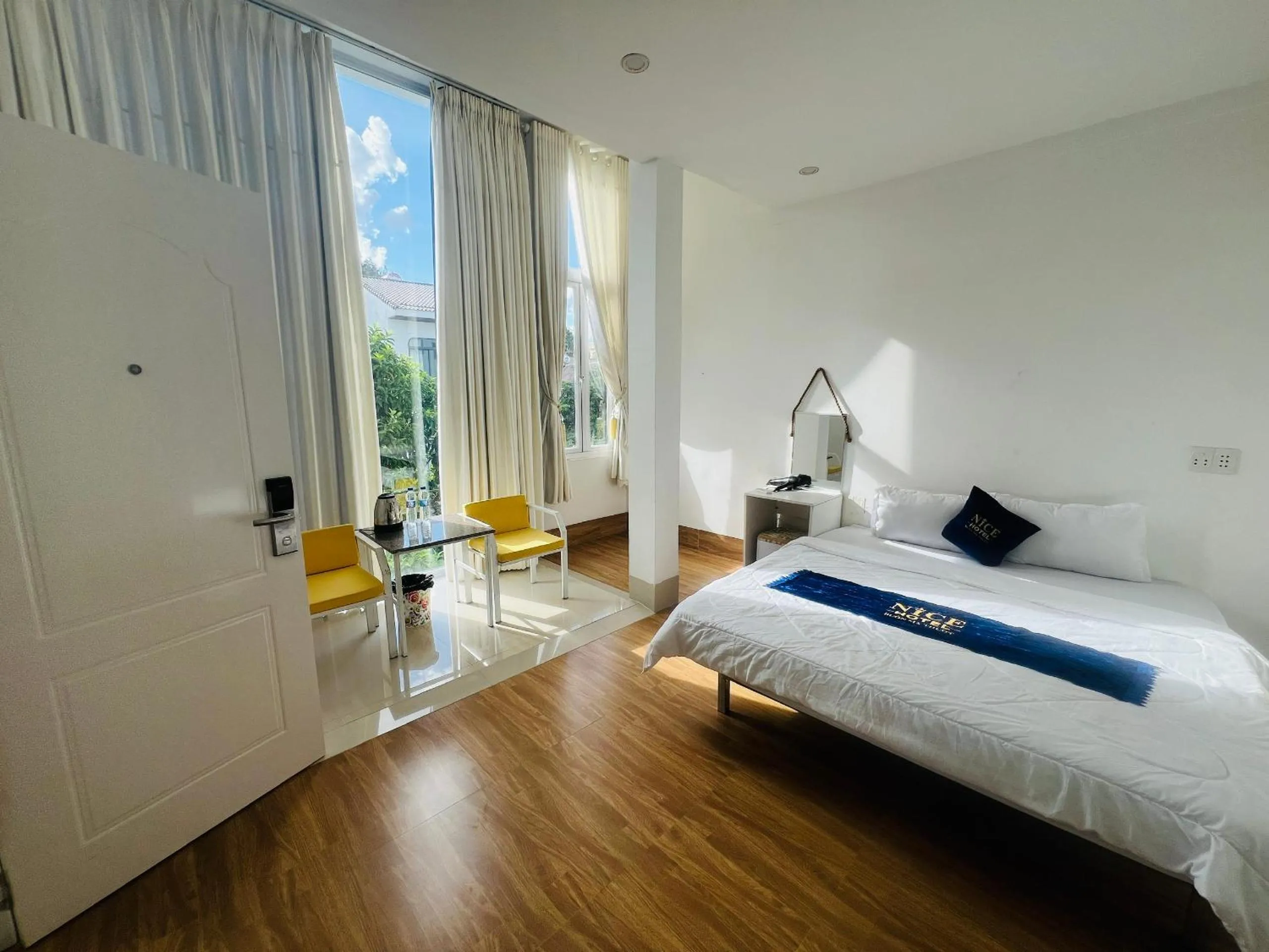 Bedroom, Bed in Nice Hotel Buôn Ma Thuột