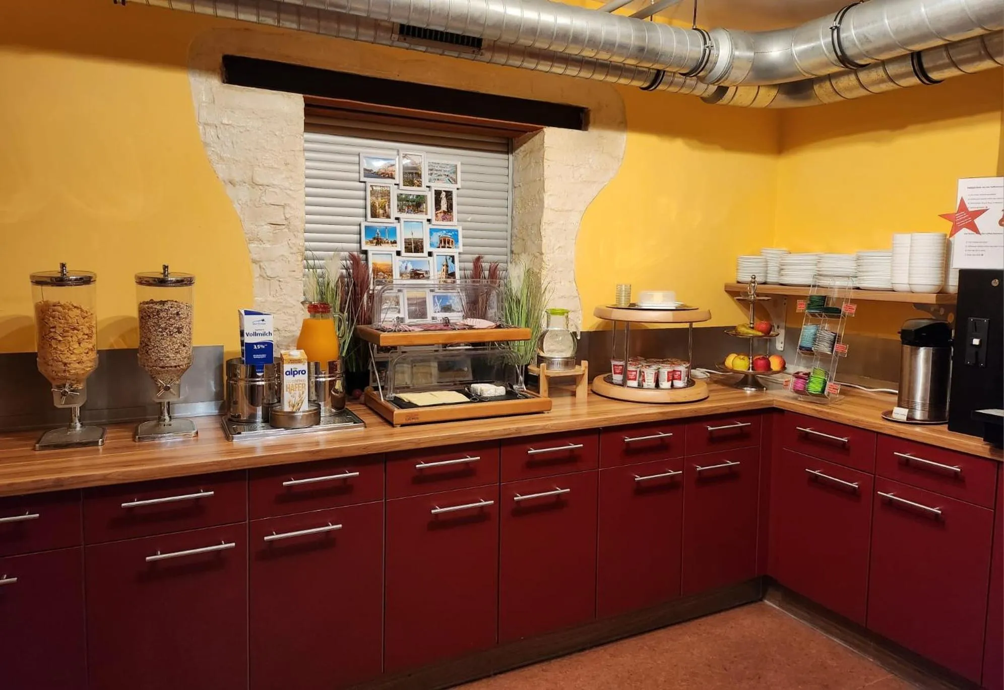 Breakfast in Hostel Alex 30