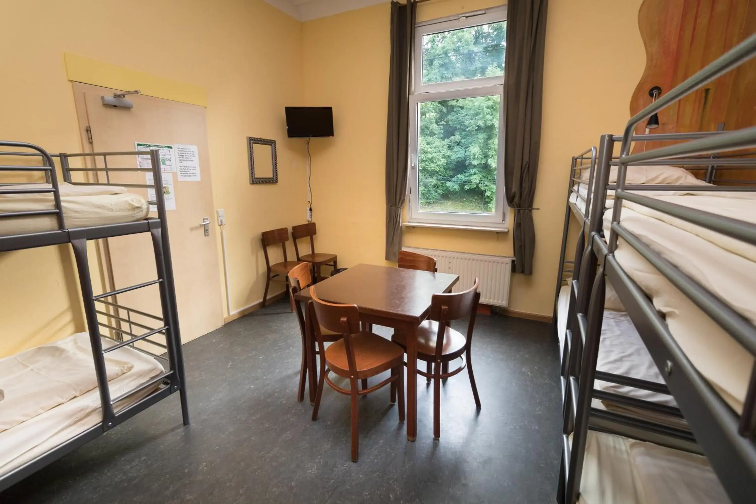 Six-Bedroom with Shared Bathroom in Hostel Alex 30 Six-Bedroom with Shared Bathroom in Hostel Alex 30