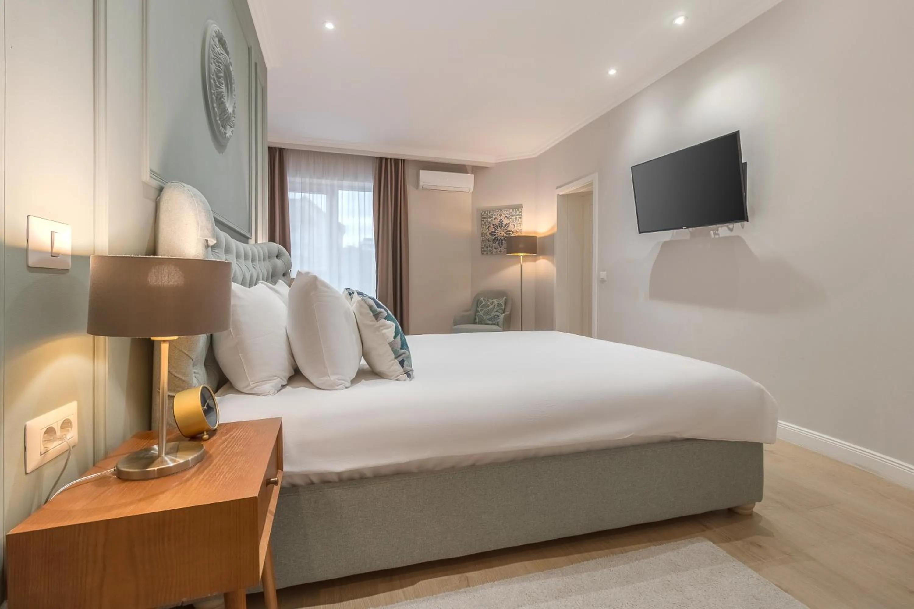 Bed in Dozsa Residence