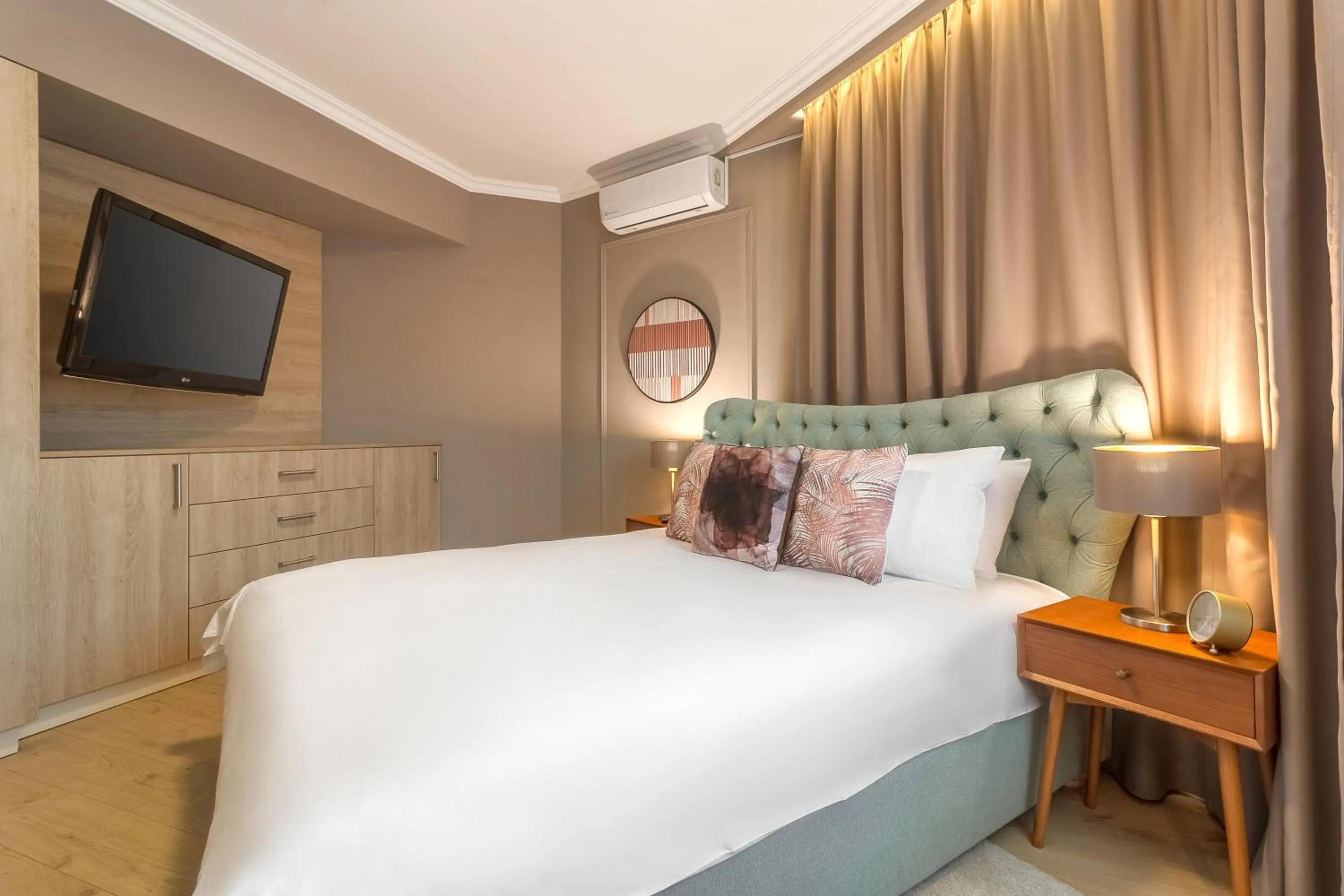 Bed in Dozsa Residence