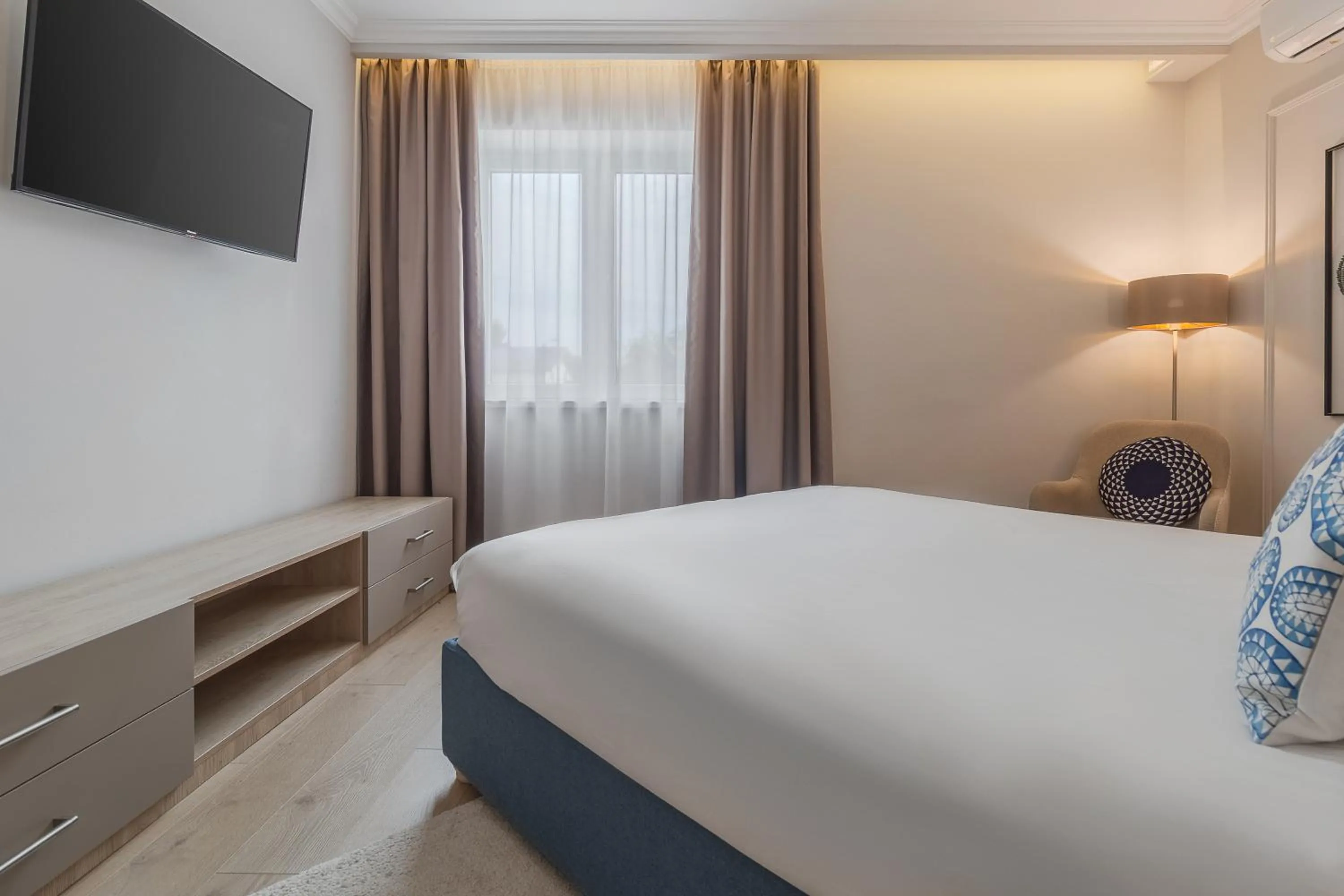 Bed in Dozsa Residence