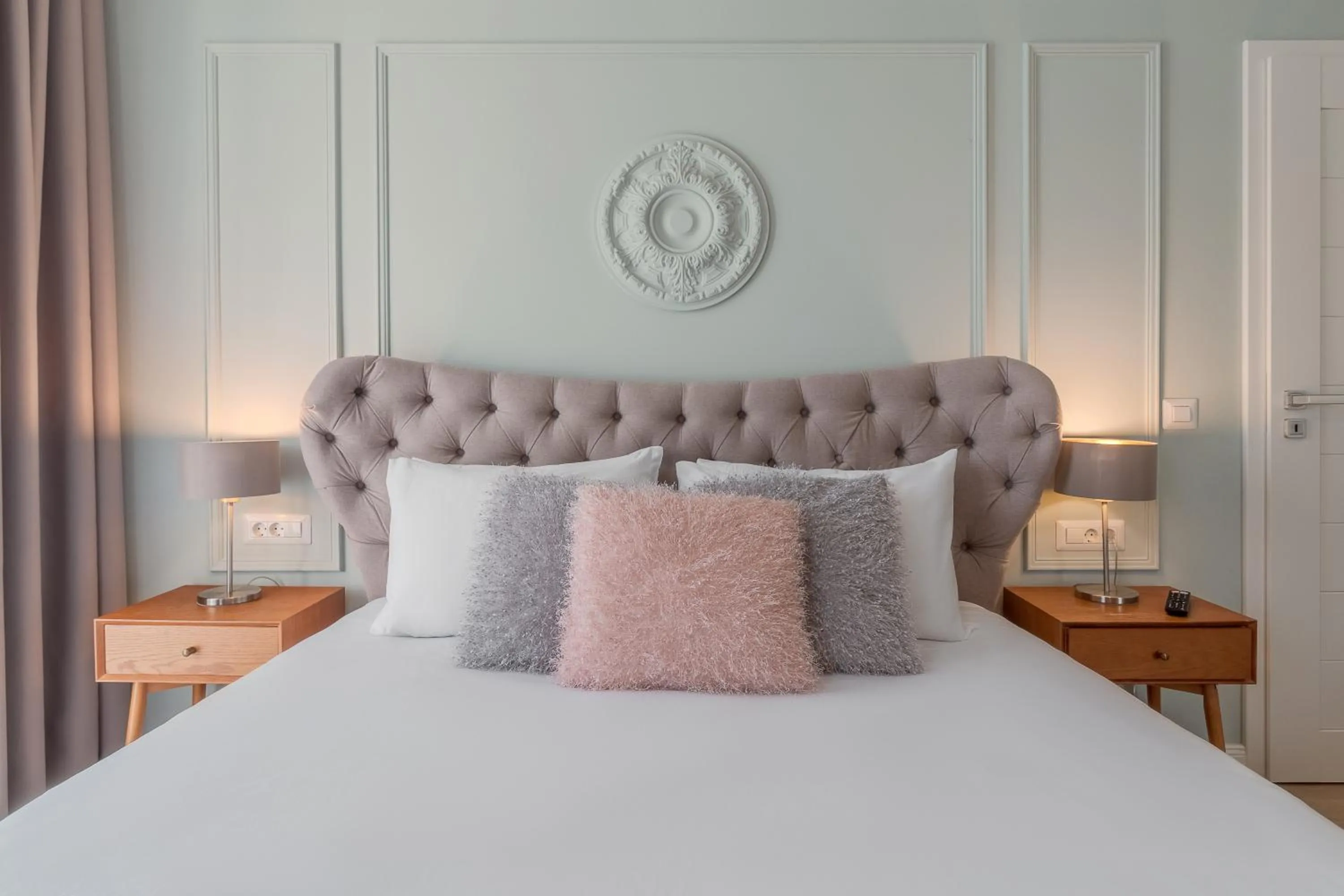 Bed in Dozsa Residence