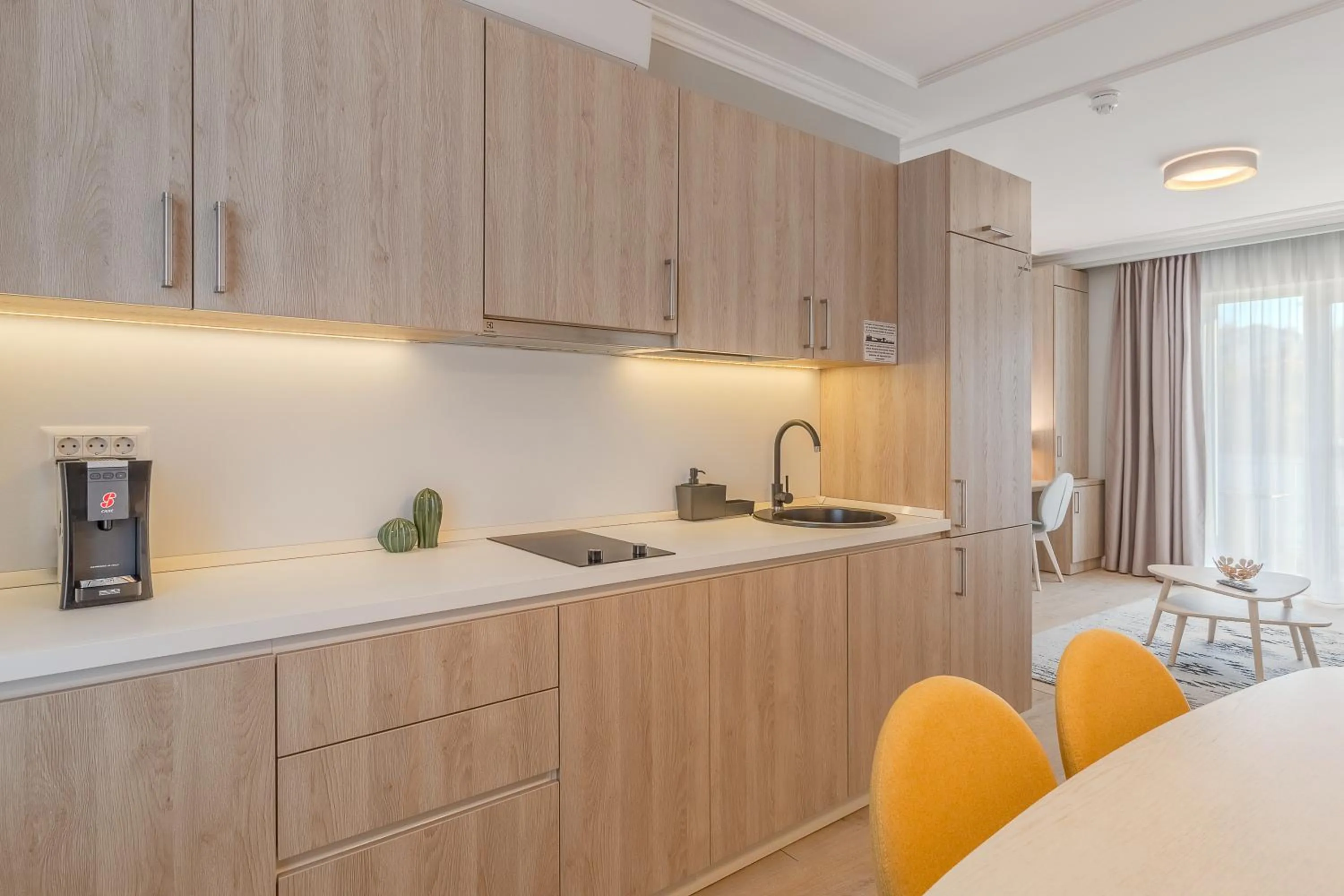 Coffee/tea facilities in Dozsa Residence