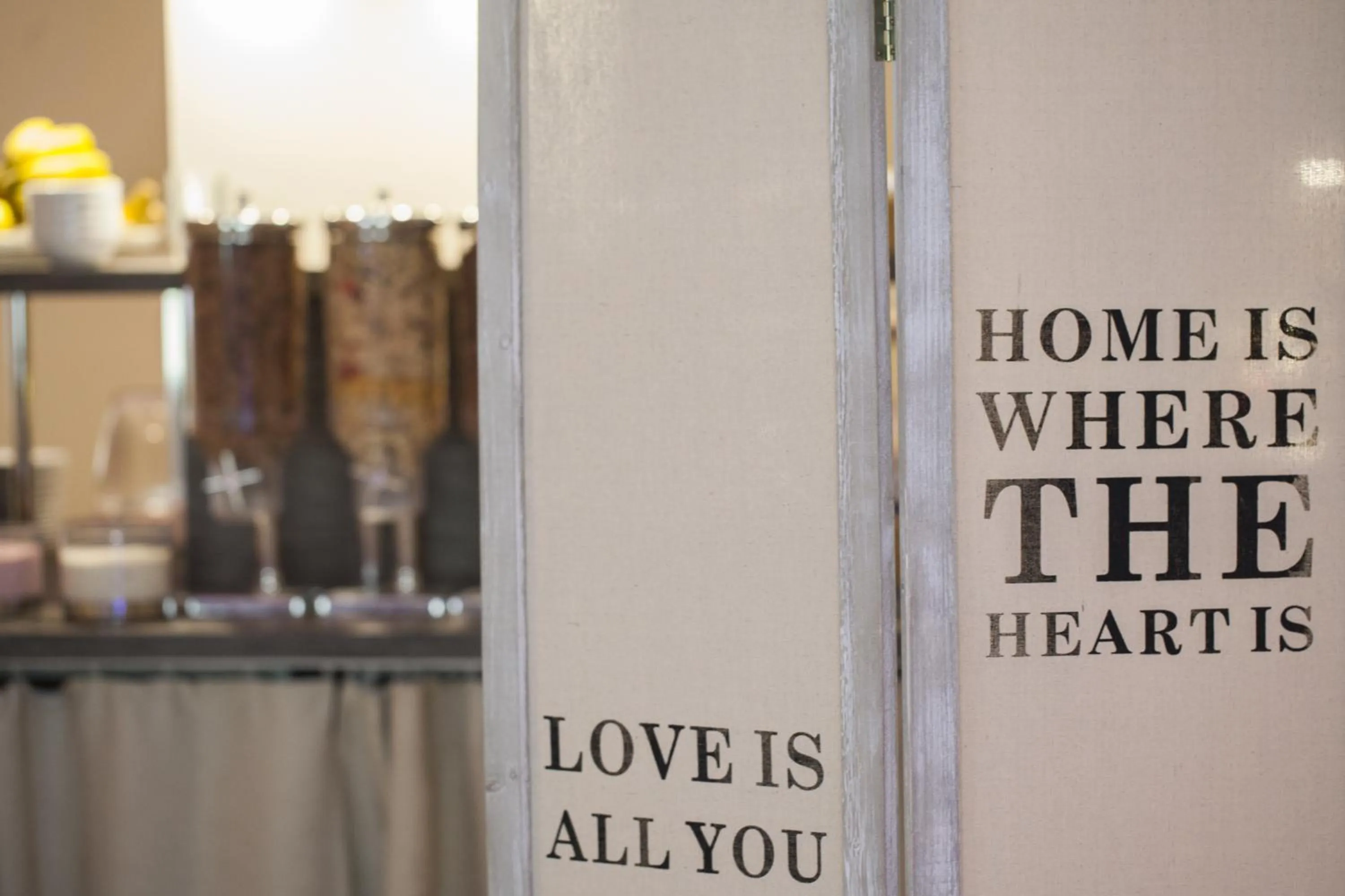 Restaurant/places to eat in Hotel Kiez Pension Berlin