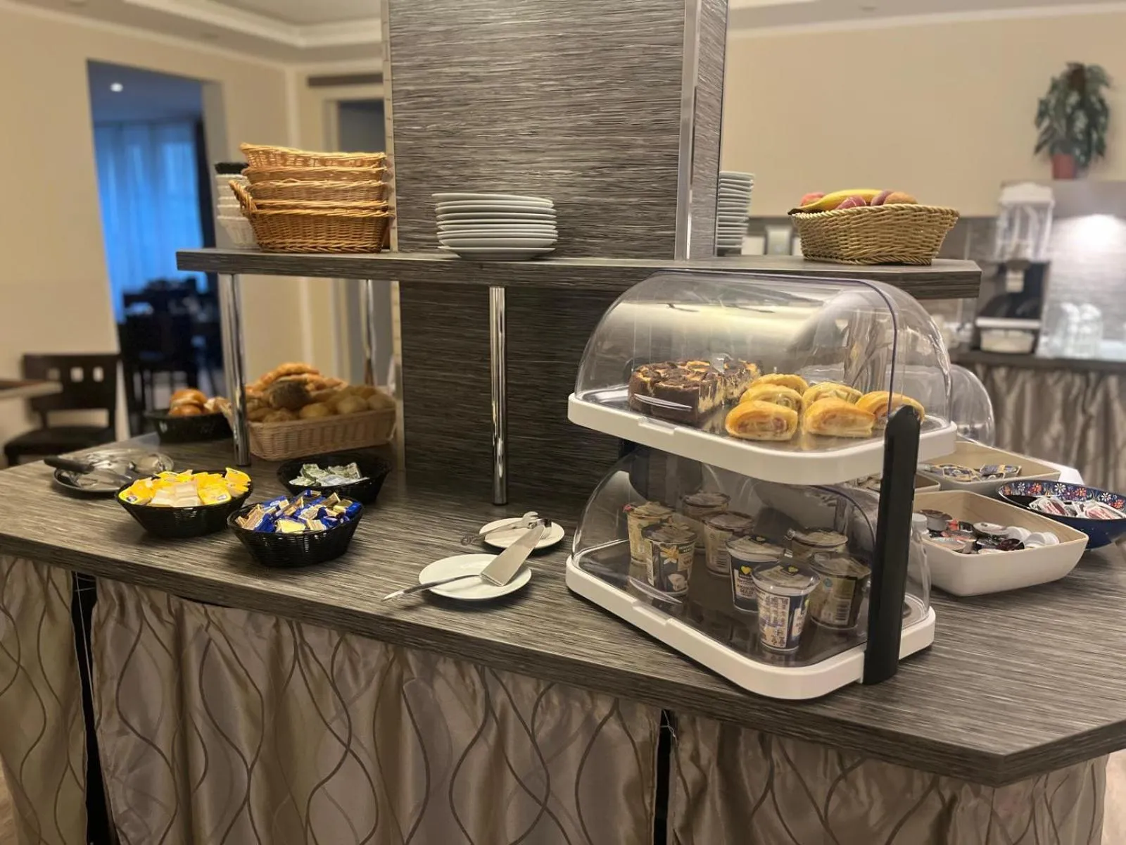 Buffet breakfast in Hotel Kiez Pension Berlin